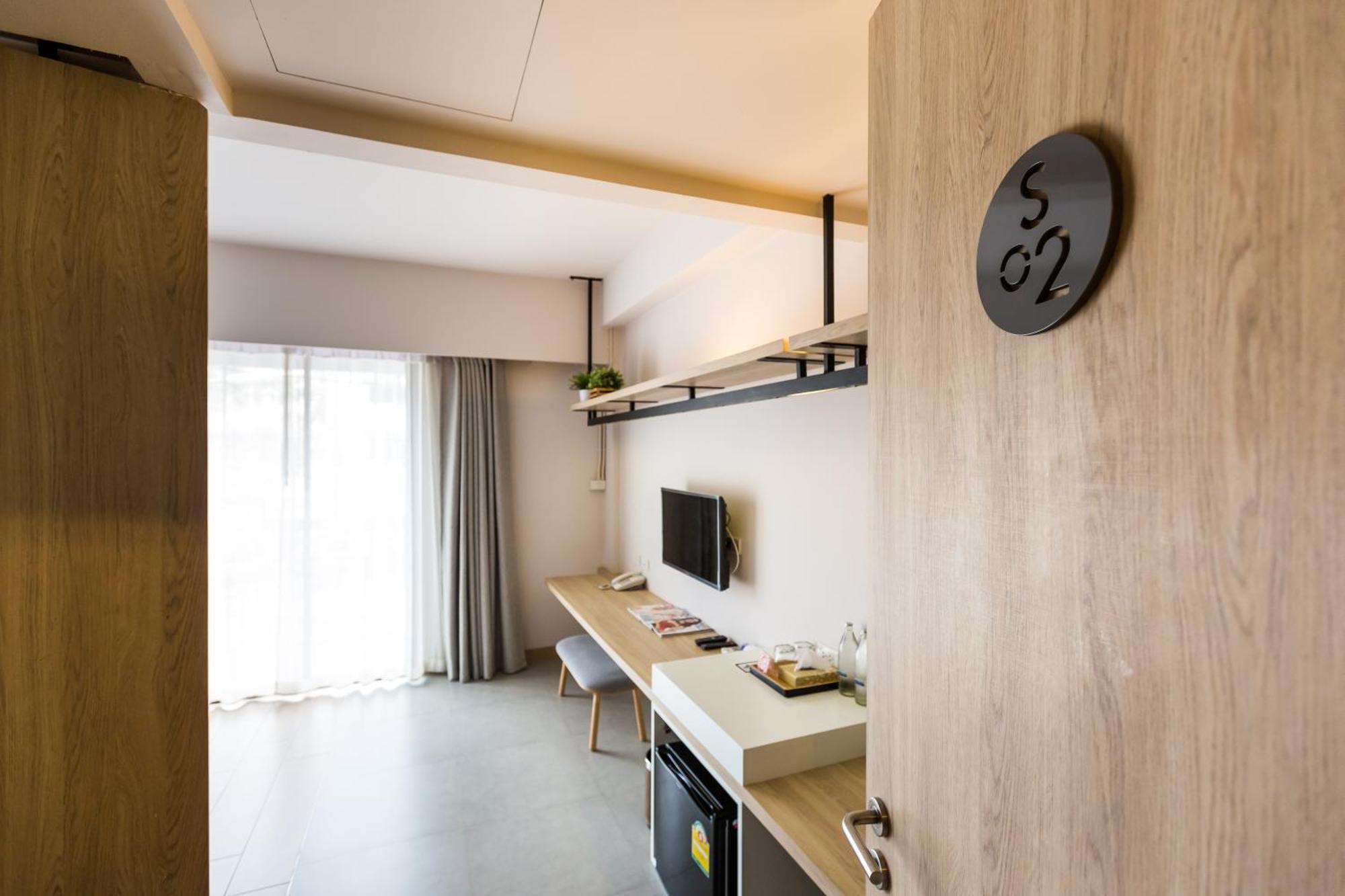 Snoozz Hostel