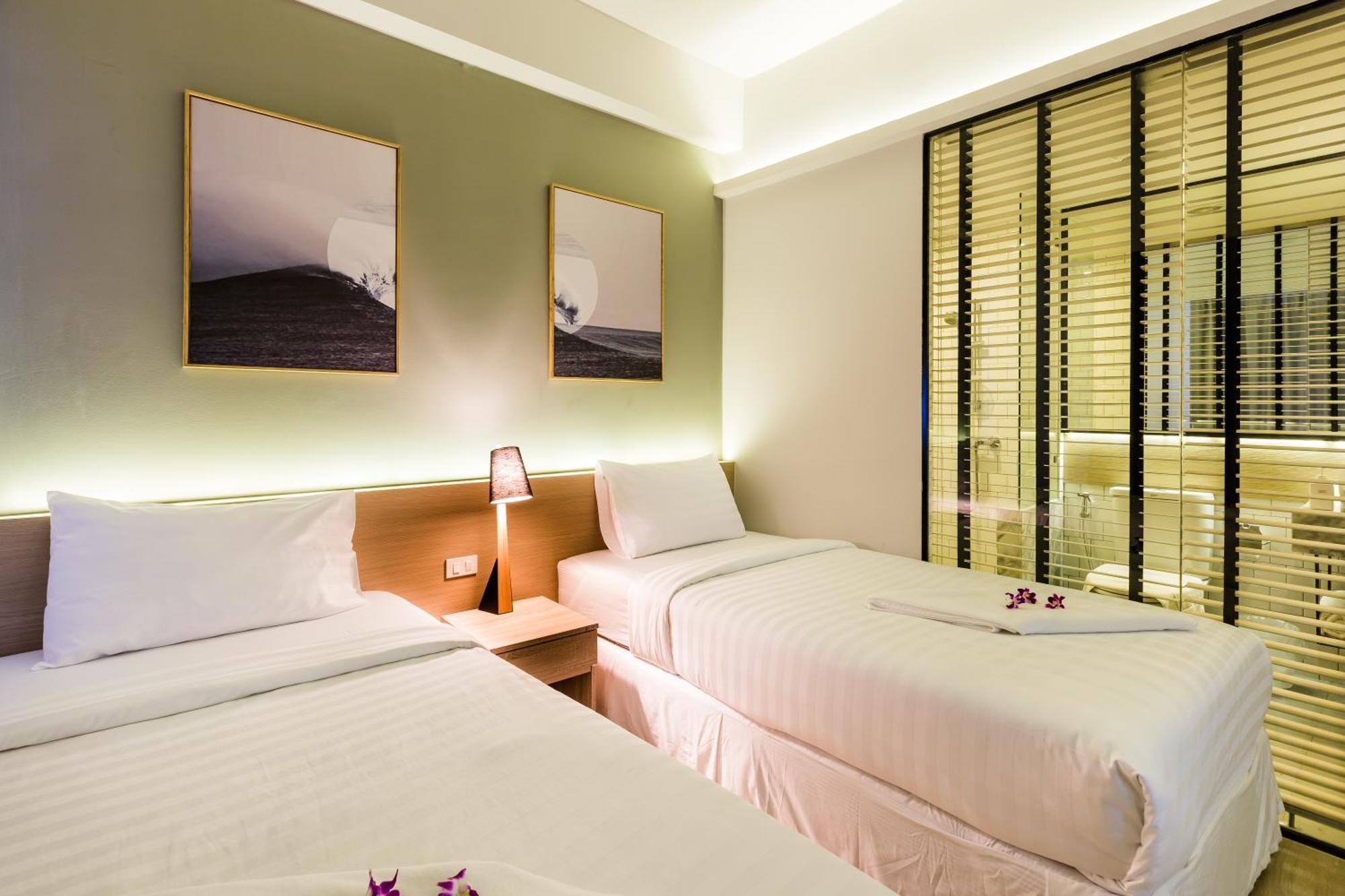 Snoozz Hostel