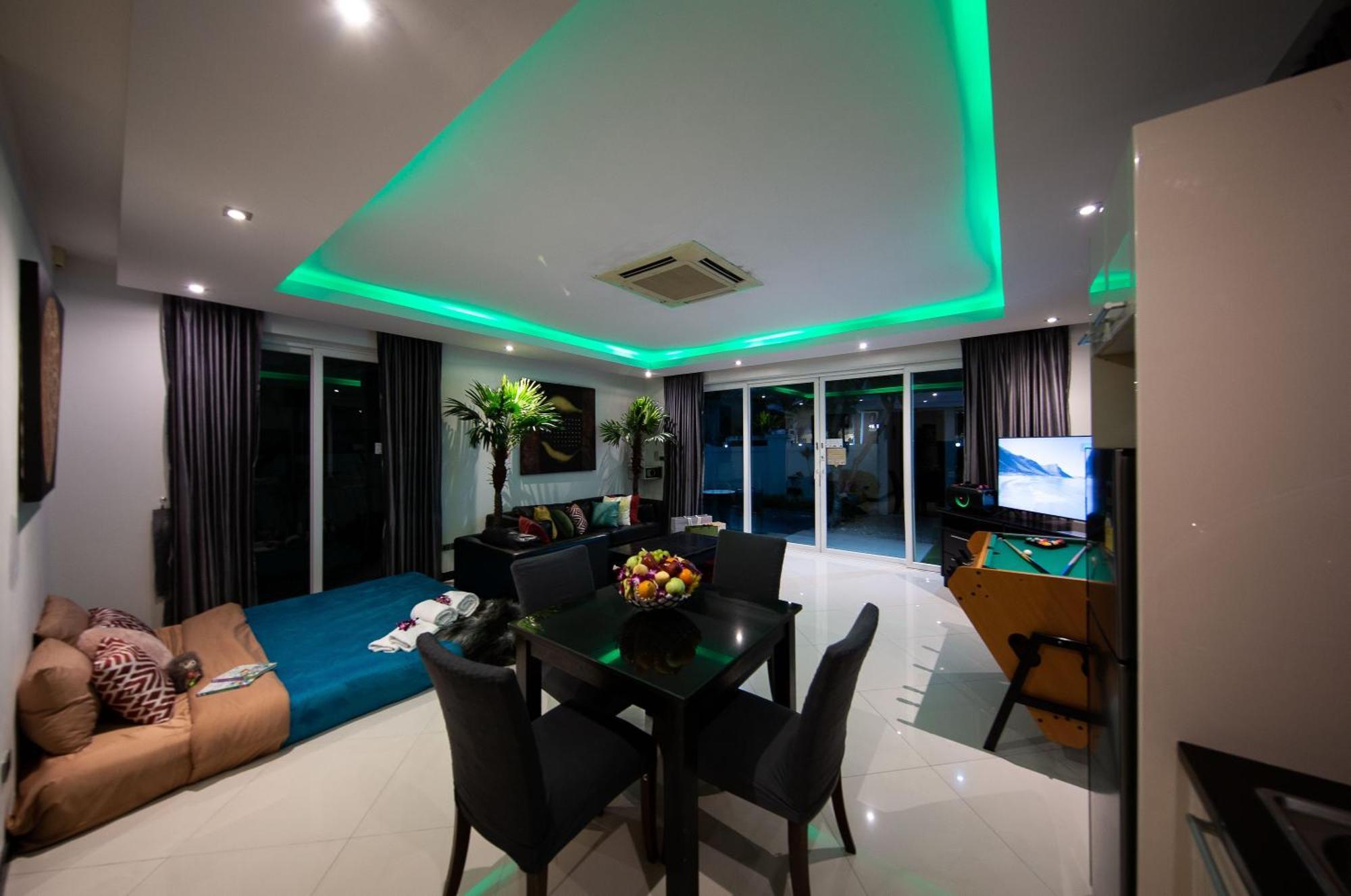 Colibri Pool Pattaya *