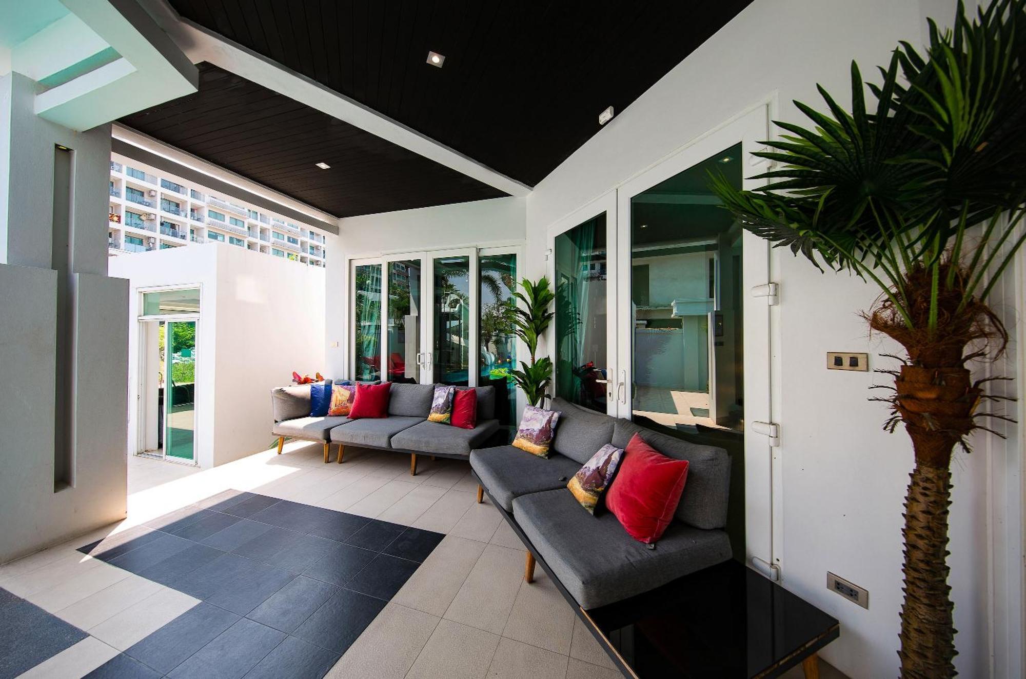 Premium Pool Villa Pattaya Villa