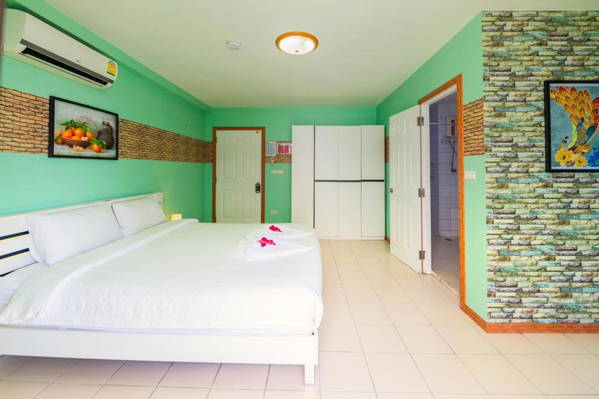 Happy Vikings - Beachfront Guest house Jomtien Beach