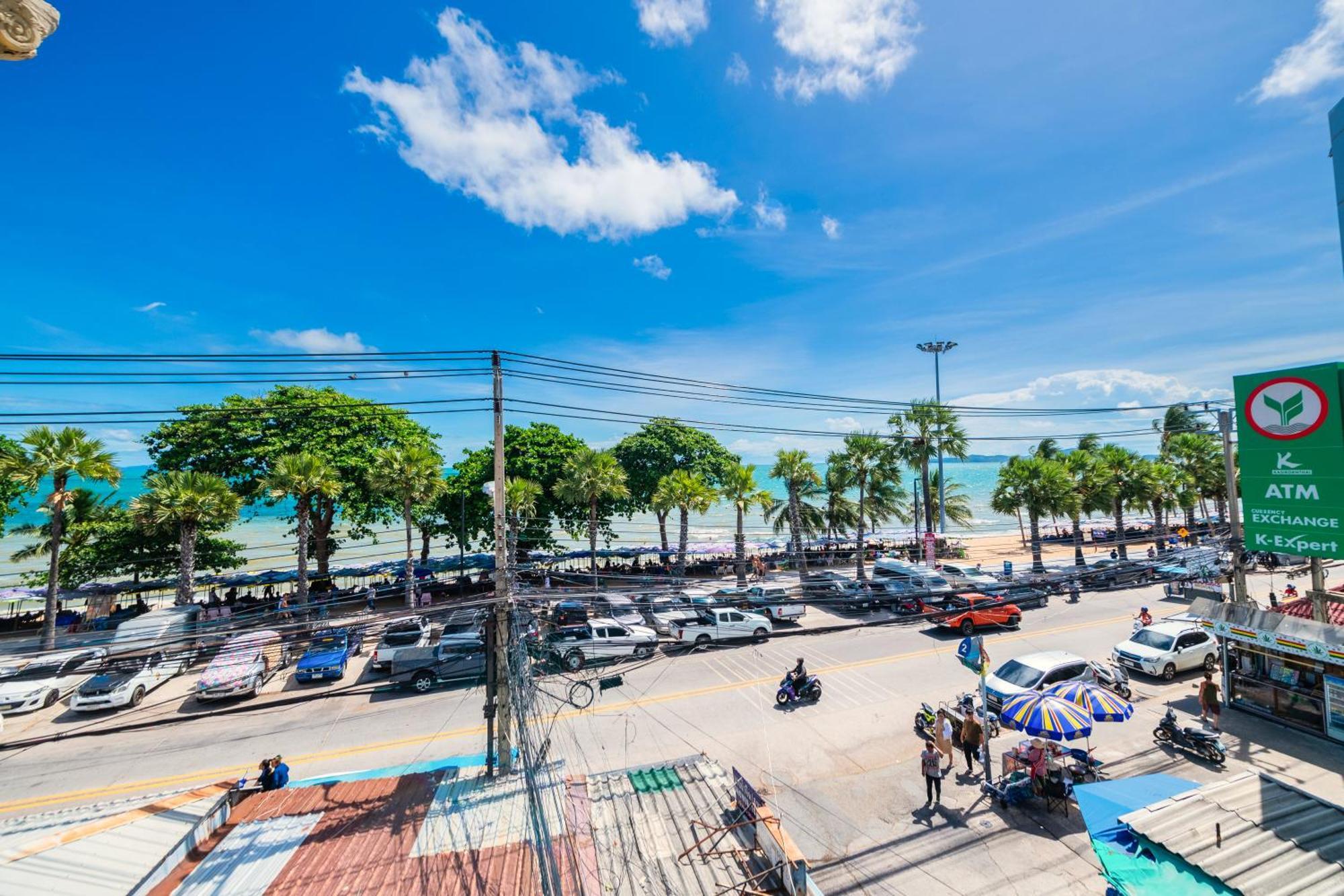 Happy Vikings - Beachfront Jomtien Beach