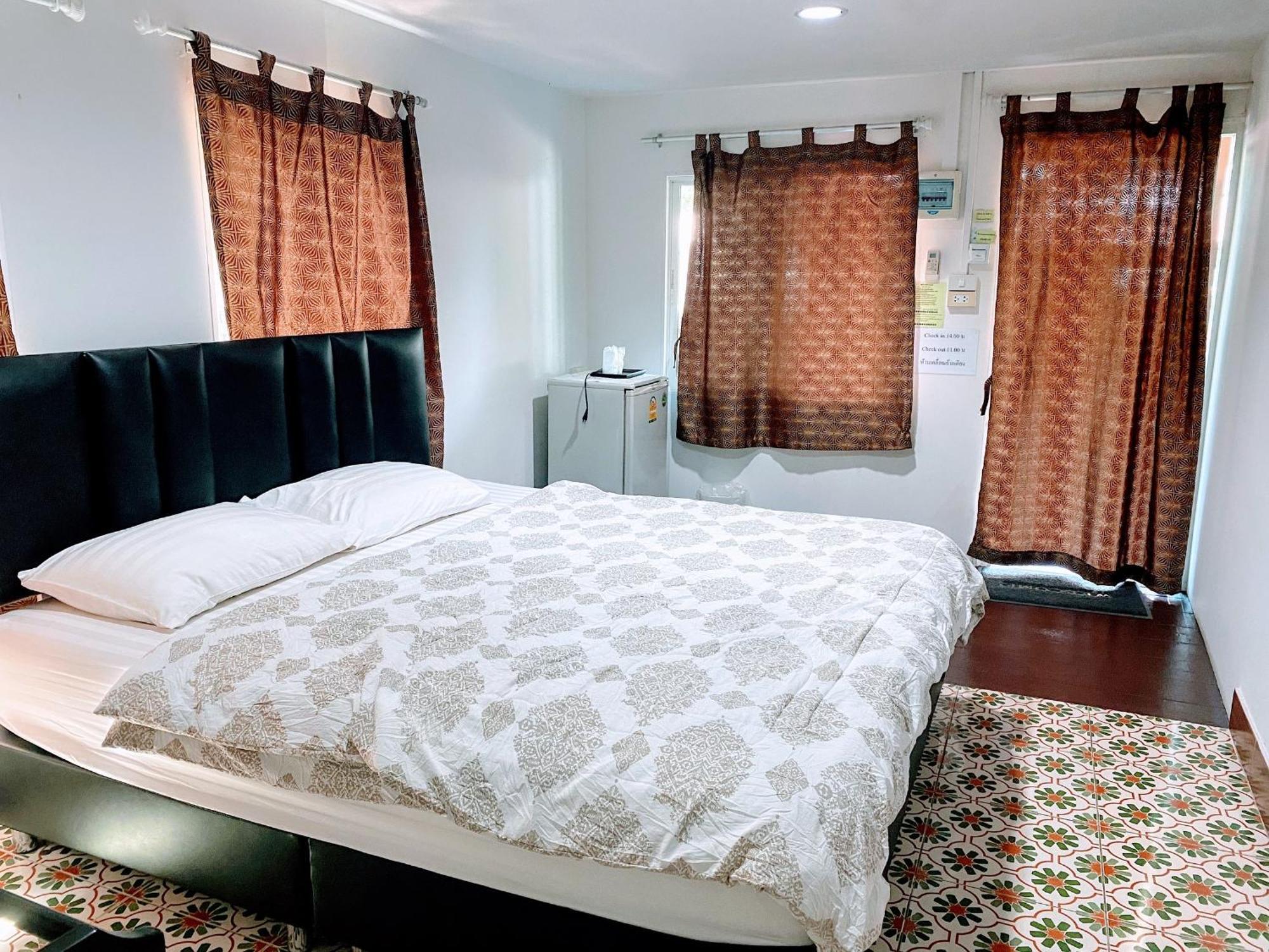 Rubtawan Sichang Resort