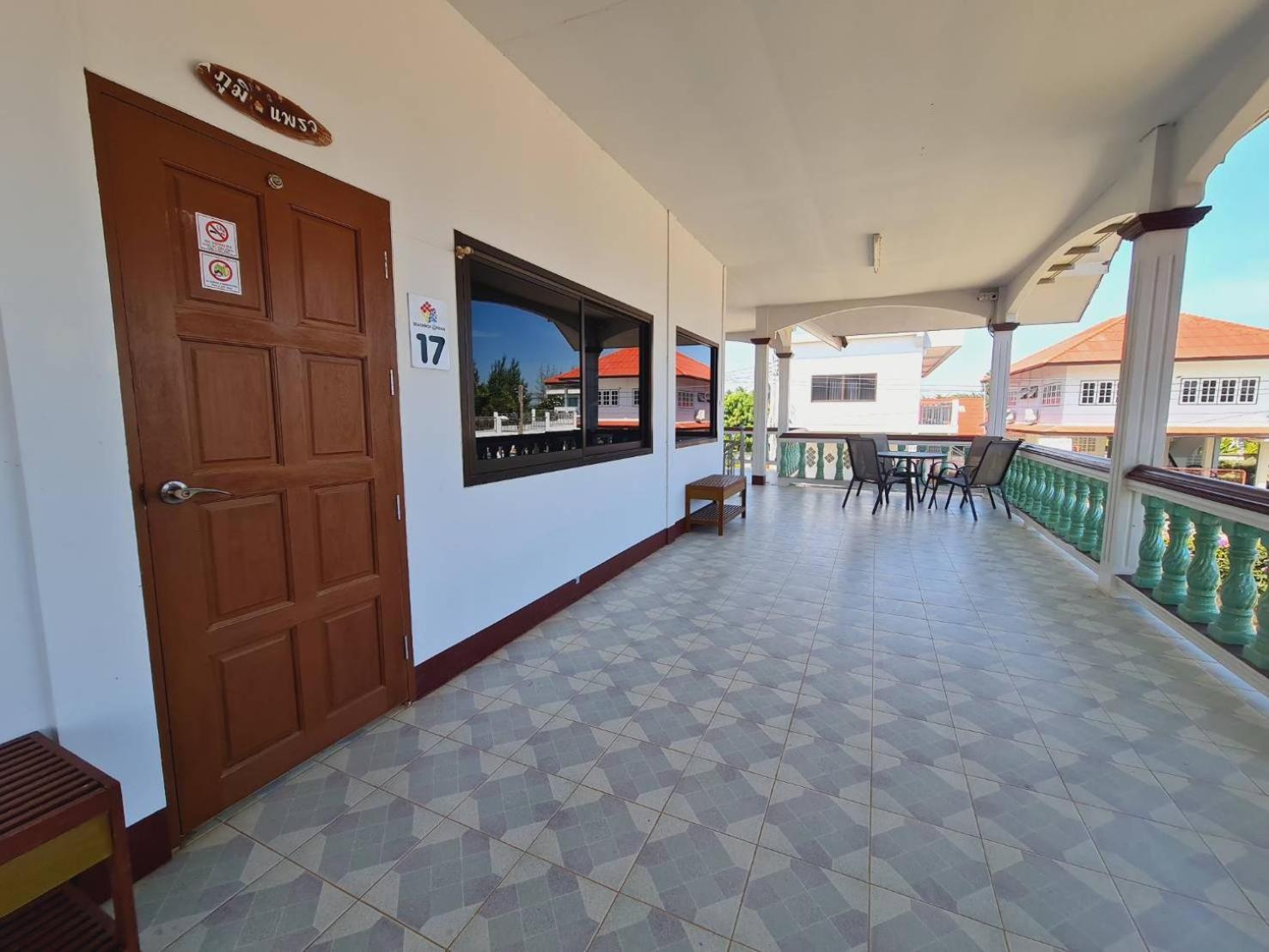Box At Pran Resort Sam Roi Yot