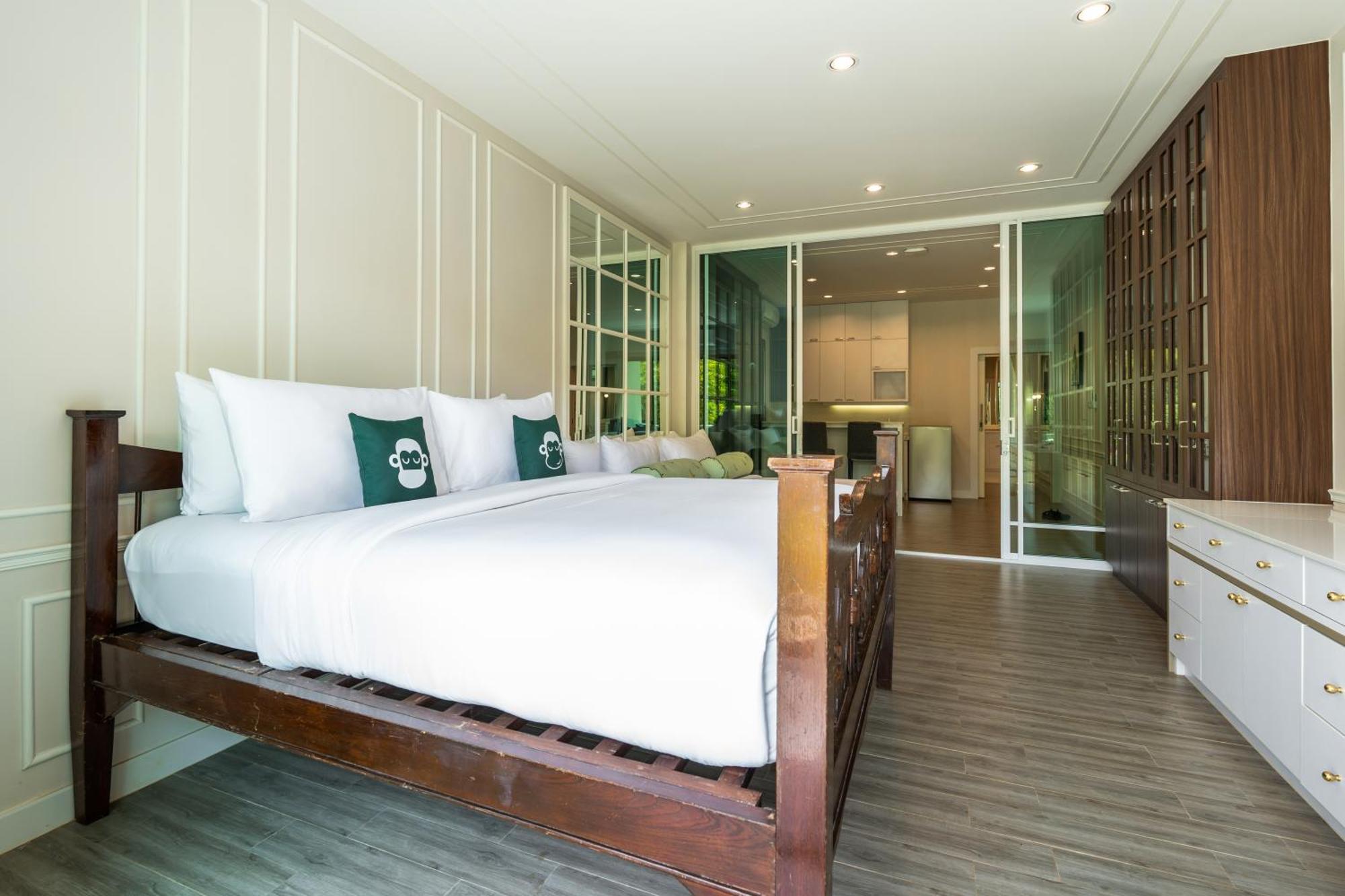 Blu Monkey Pooltara & Pet Friendly Krabi