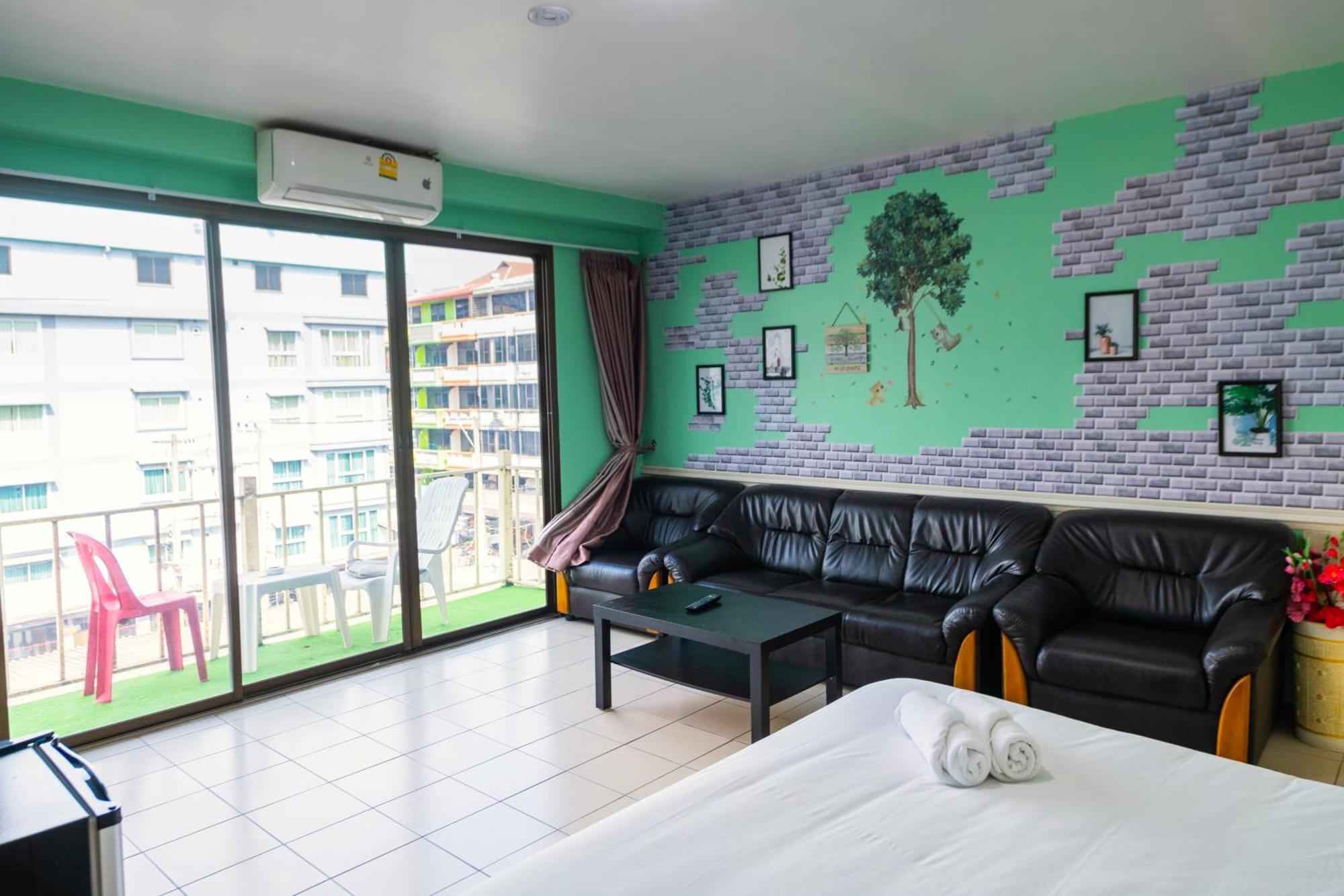 Guest house Happy Vikings - Beachfront Jomtien Beach