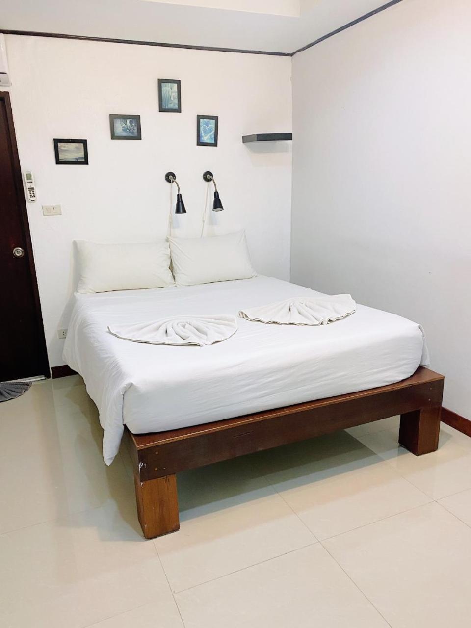 Hotel The Reef &