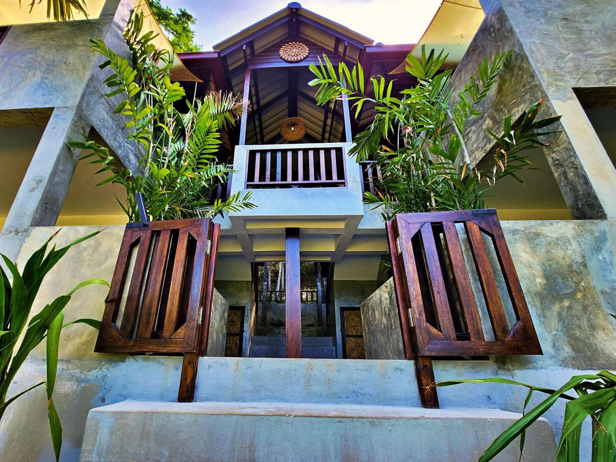Resort Flower Power Farm Village Koh Phayam