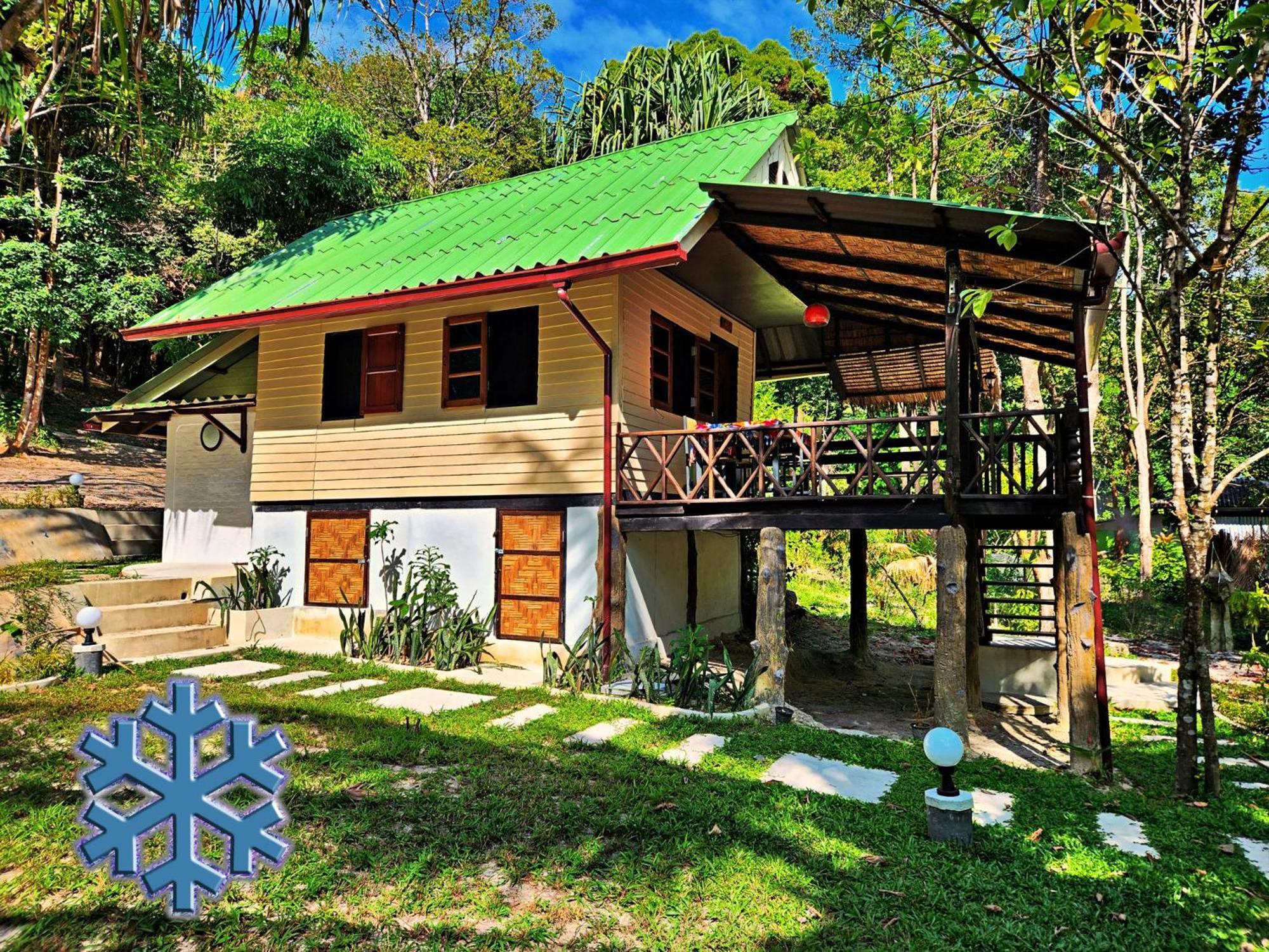 Resort Flower Power Farm Village Koh Phayam