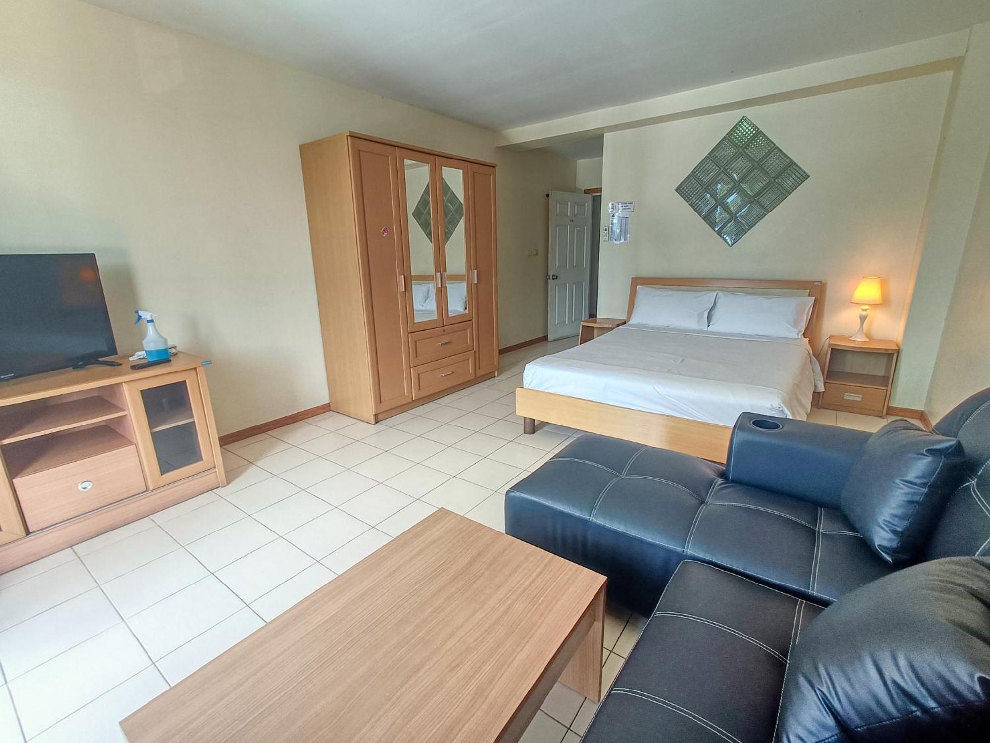 Guest house Happy Vikings - Beachfront Jomtien Beach