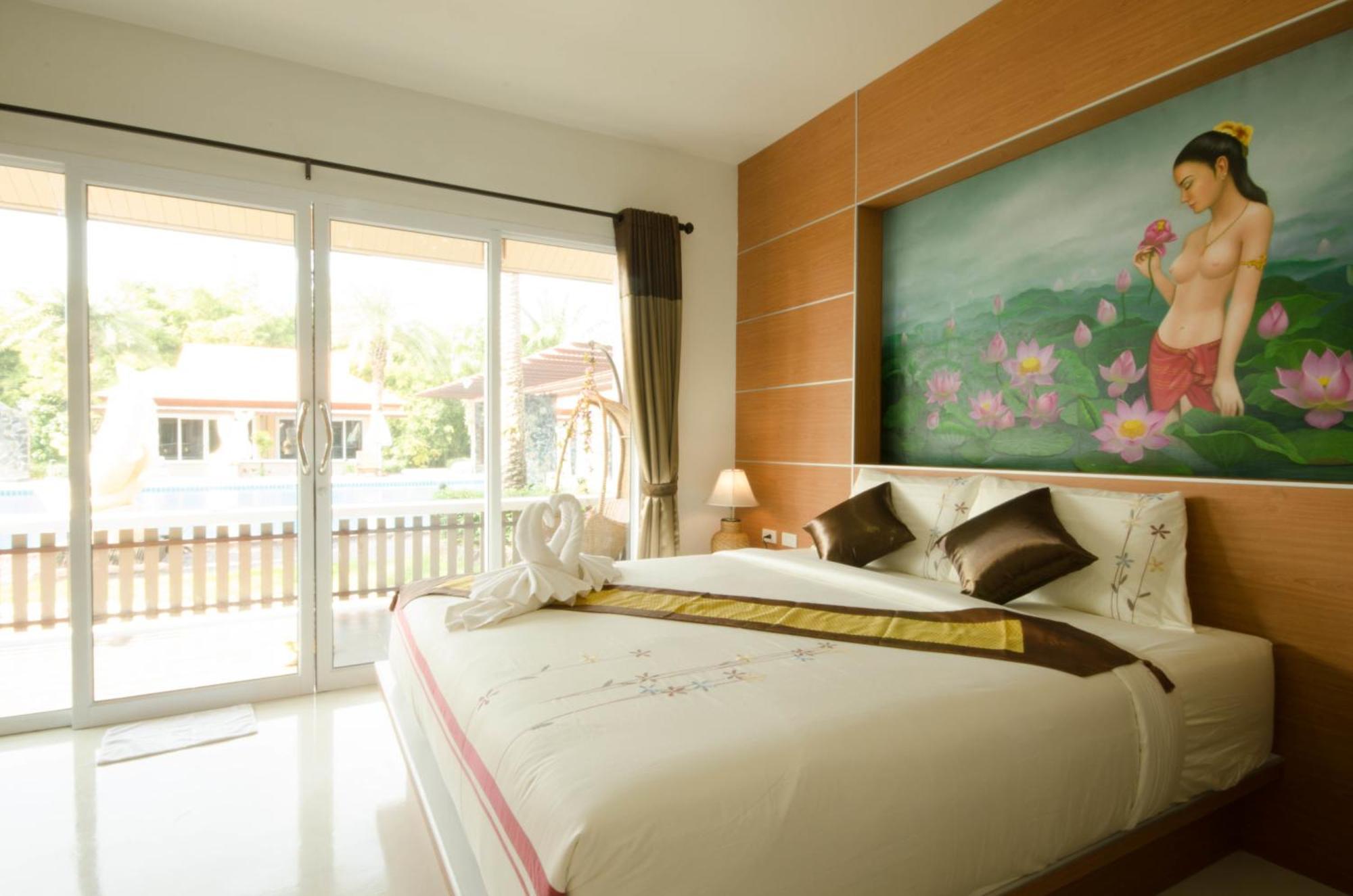 Pueanjai And Restaurant 3* Chumphon