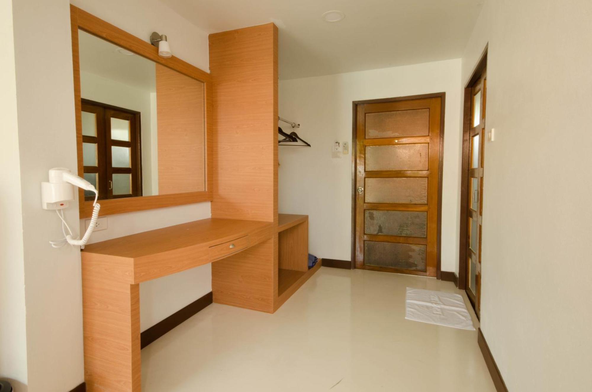 Resort Pueanjai And Restaurant 3*