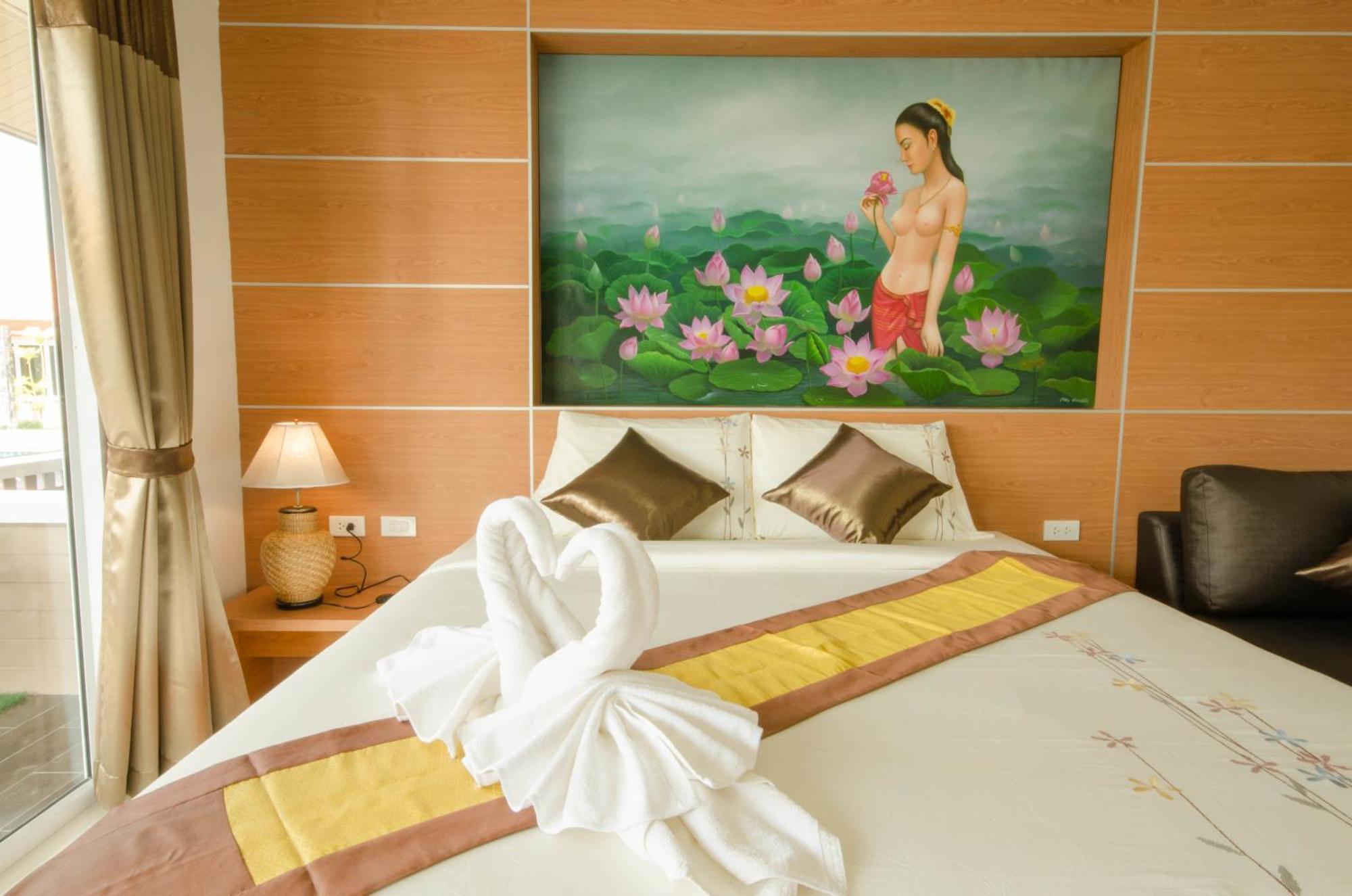 Pueanjai And Restaurant 3* Chumphon