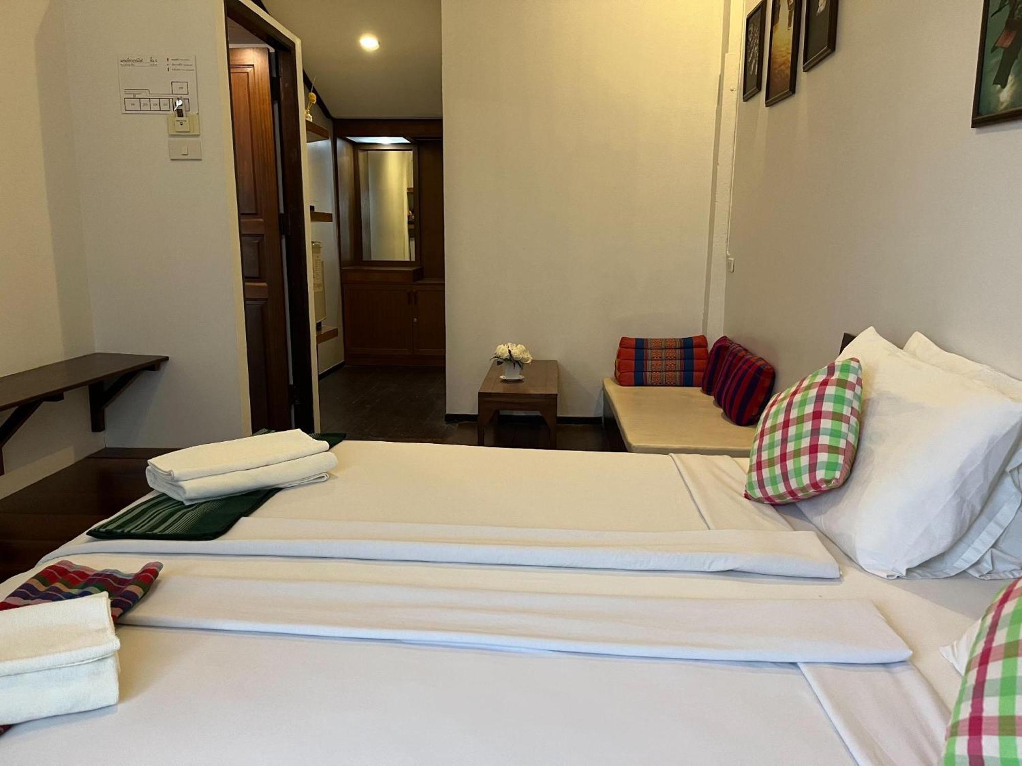 Hotel Thanicha Amphawa 3*