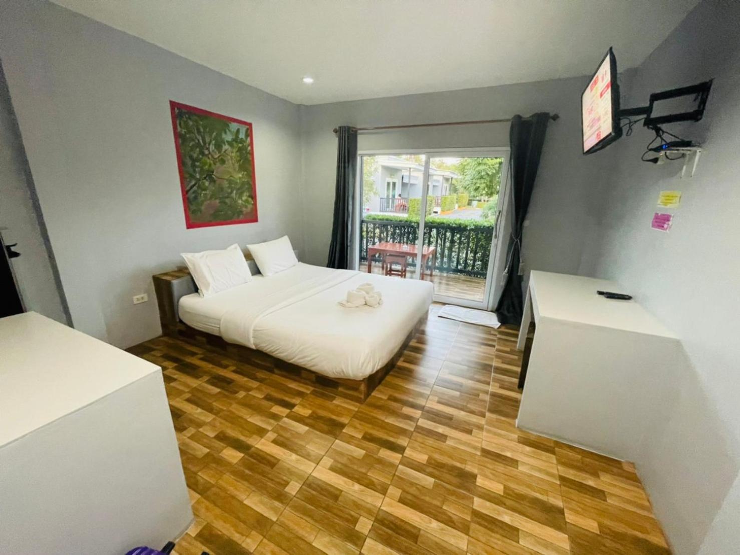 Baan Ruay Suk Resort, Resort Lop Buri