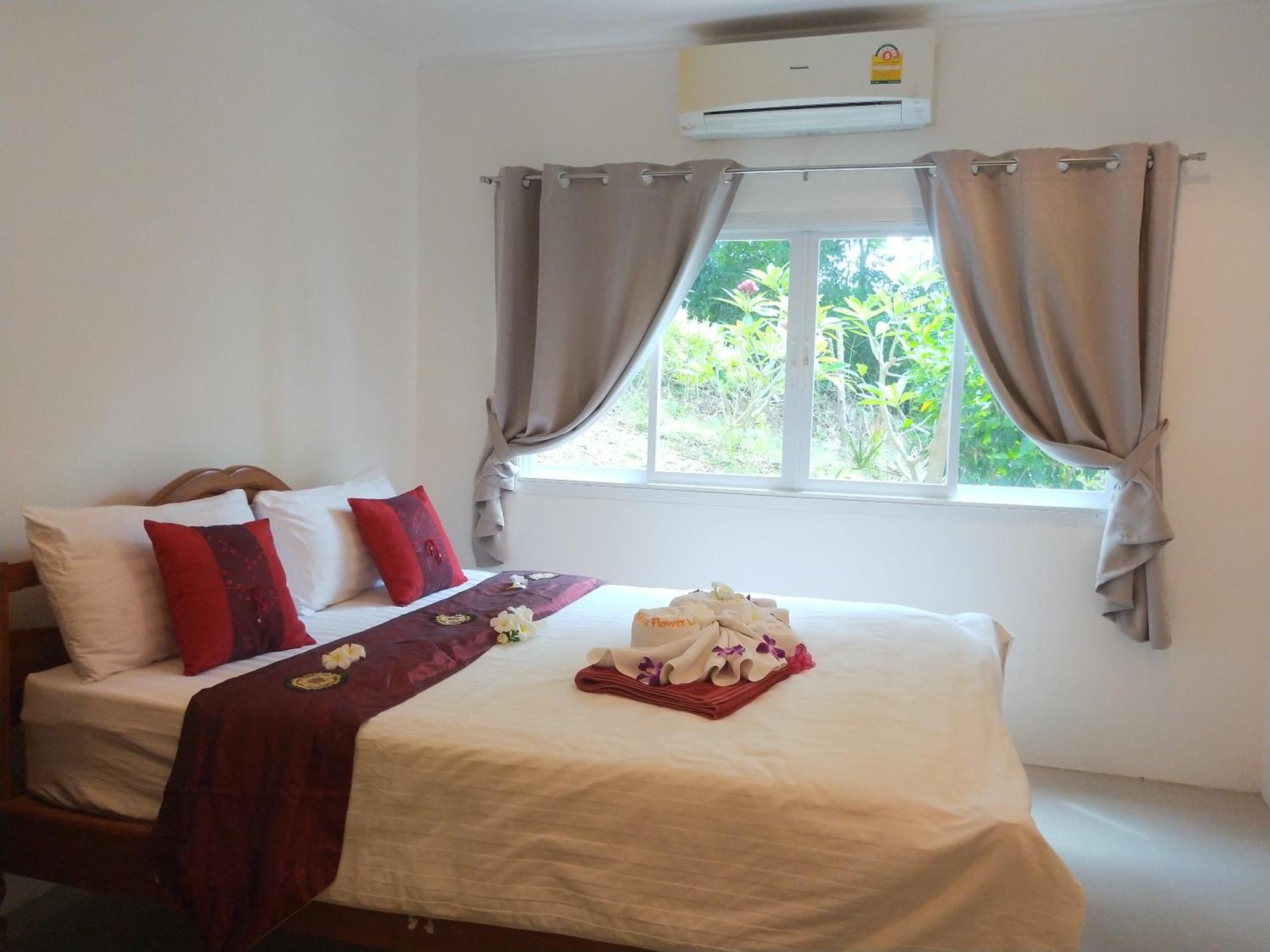 Aparthotel White Flower Lanta 3*