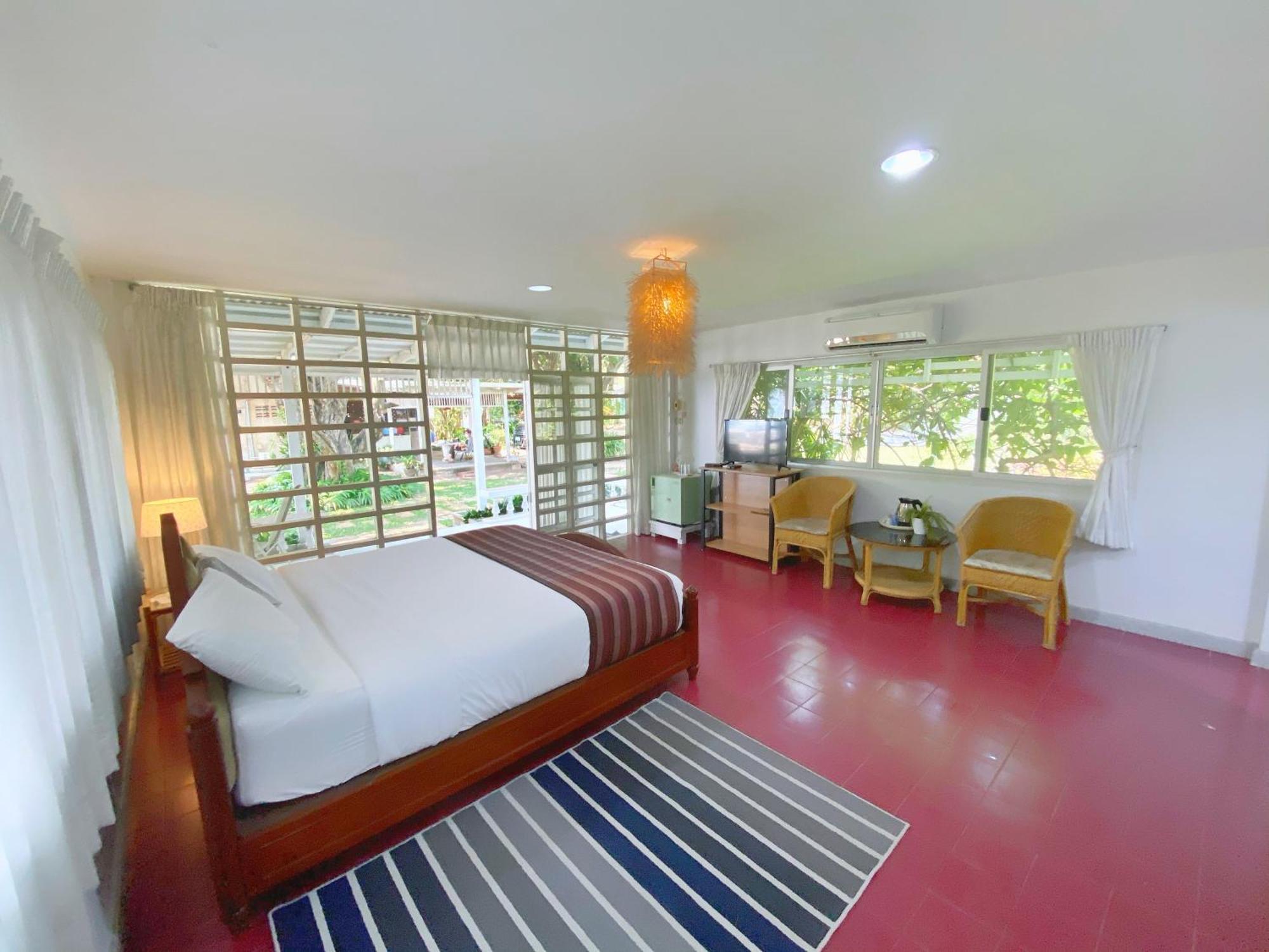 Baan Kratom Tong By The Sea Holiday home *
