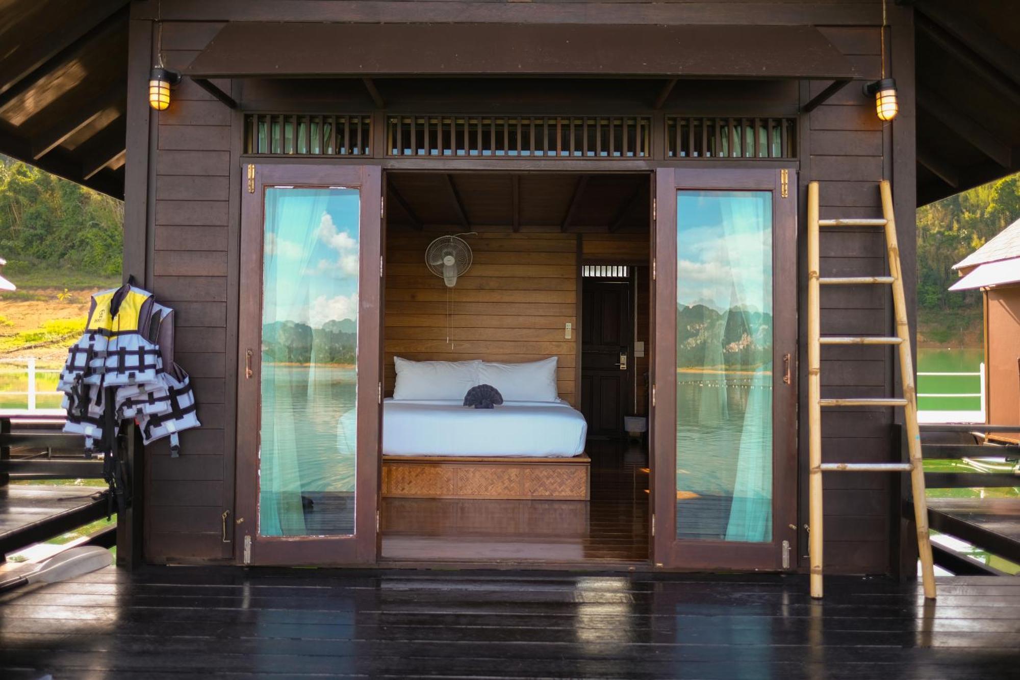 500 Rai Floating Resort
