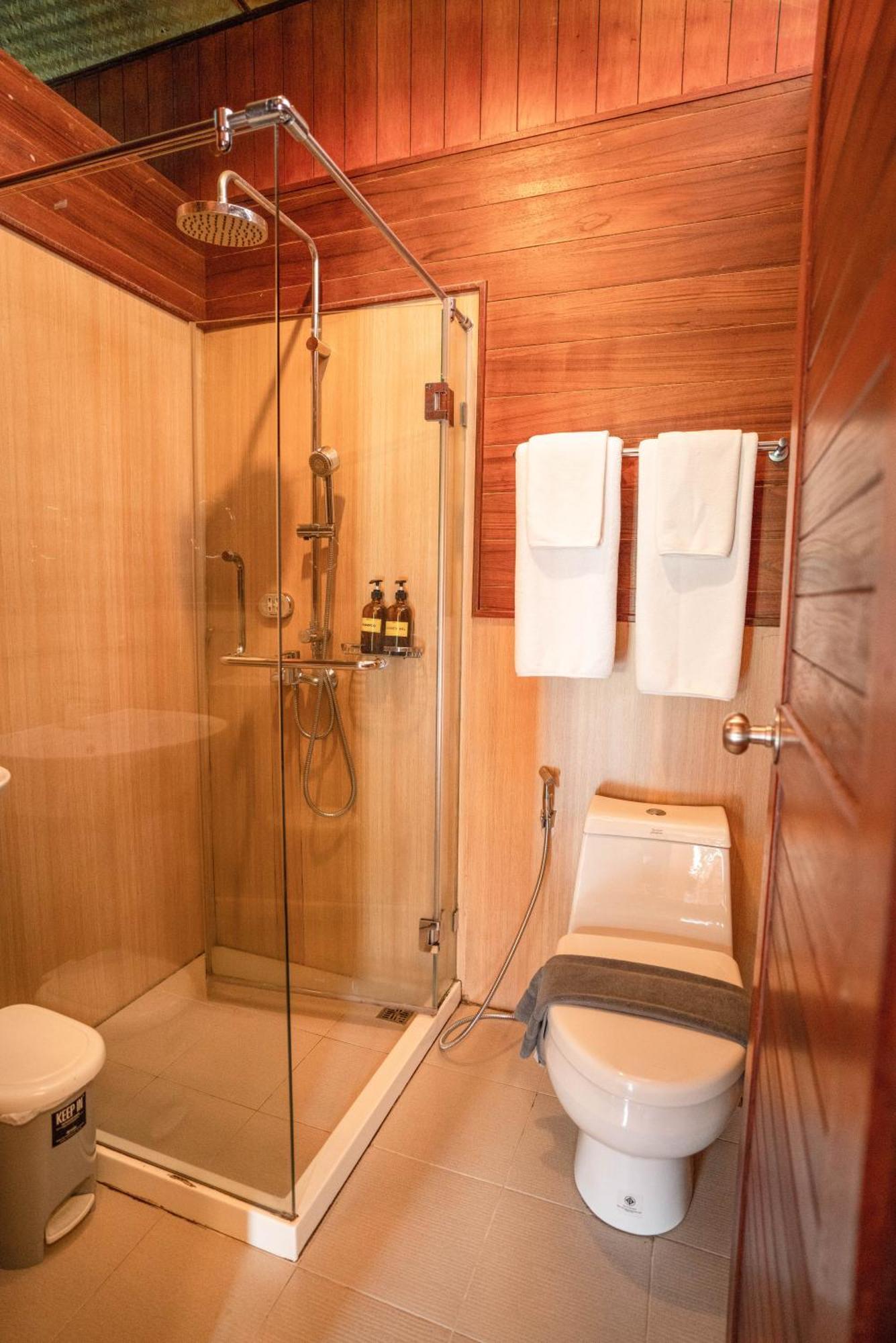 500 Rai Floating Resort Ban Chieo Ko