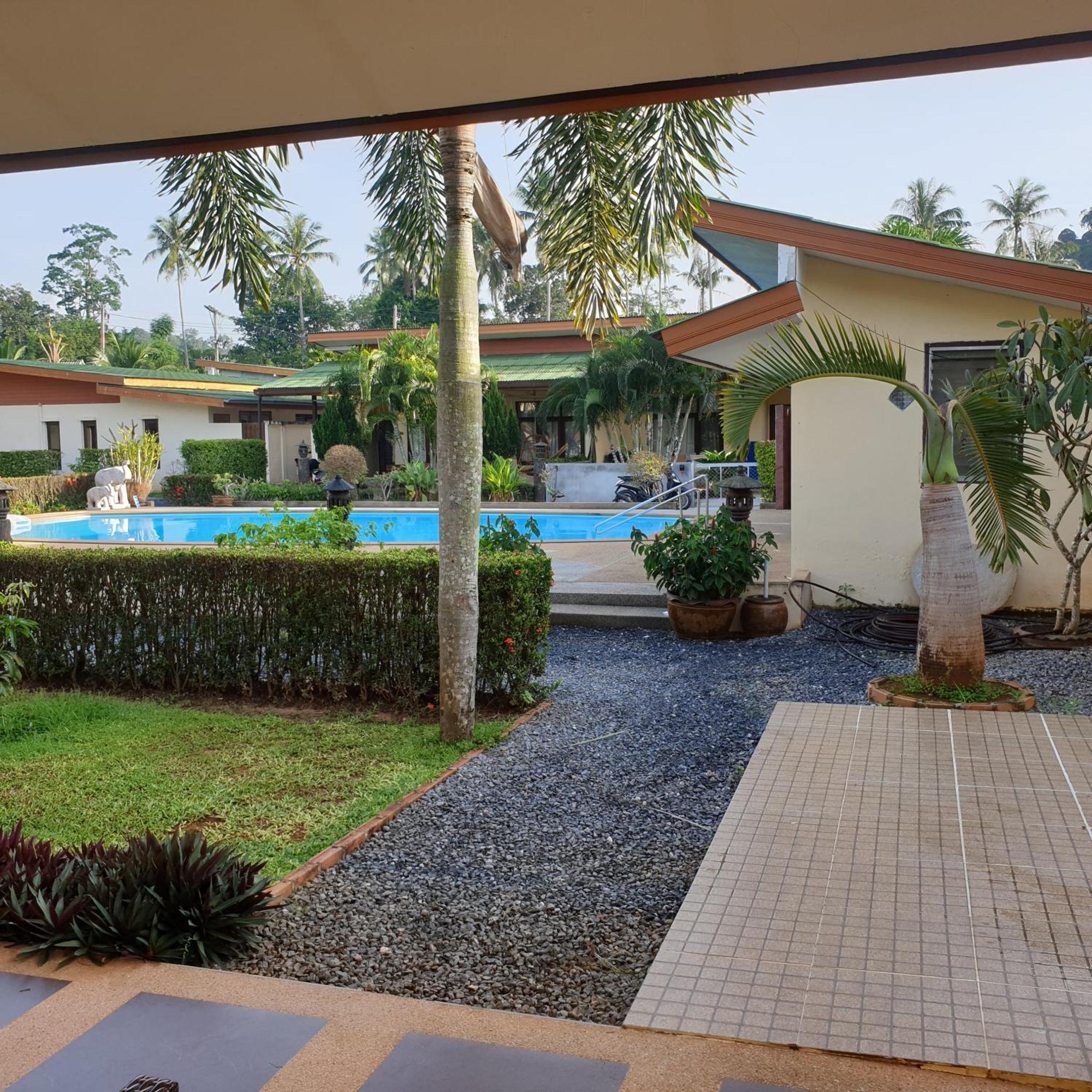 Jungle Village Resort