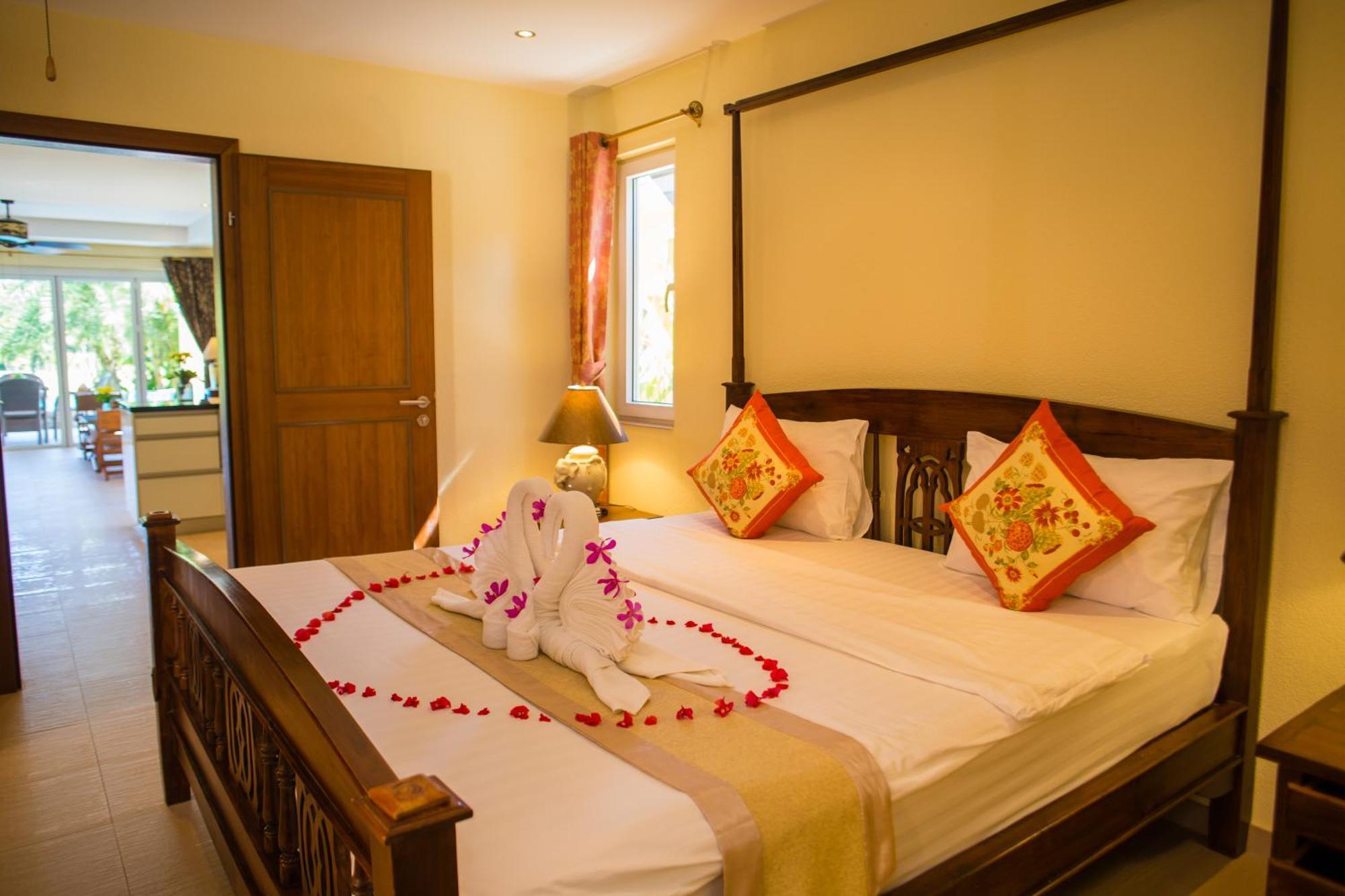 Little Sunshine Boutique & Koh Chang