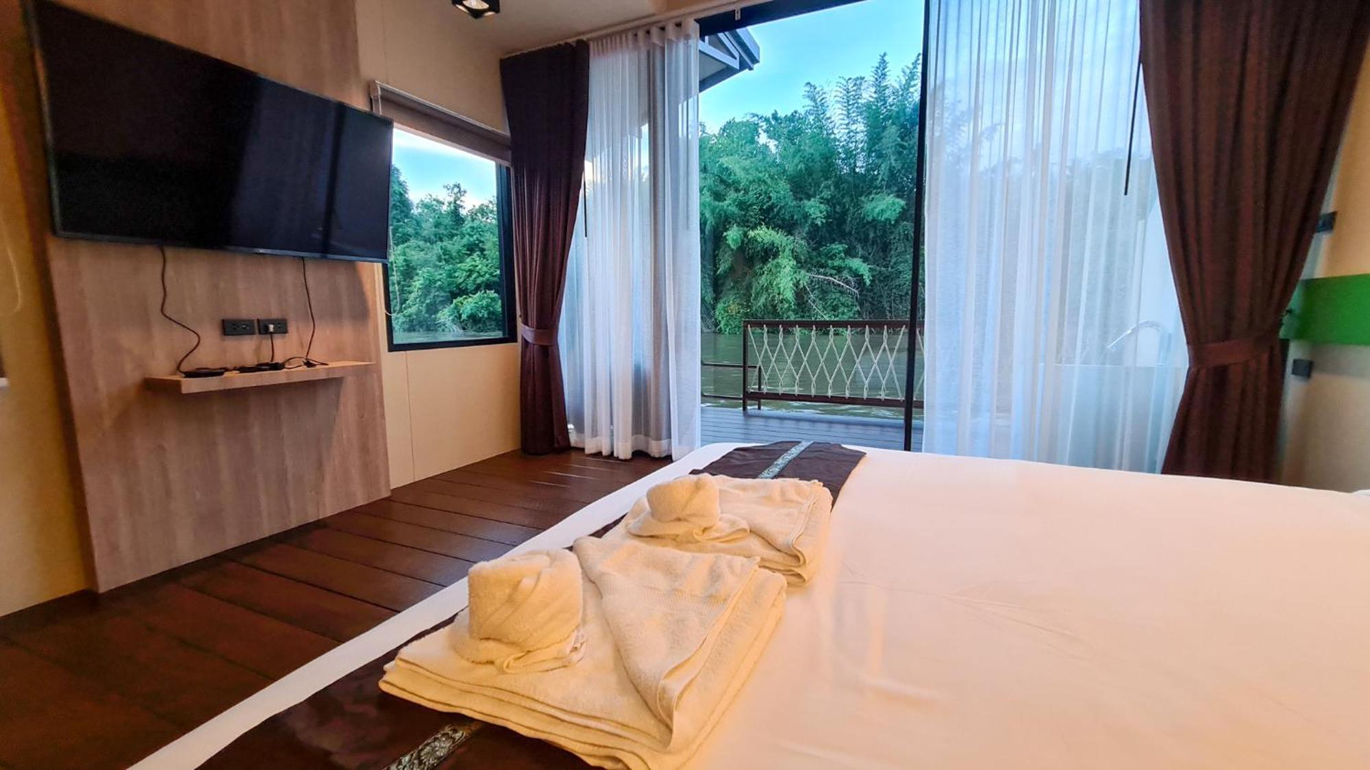 Binlha Raft Hotel