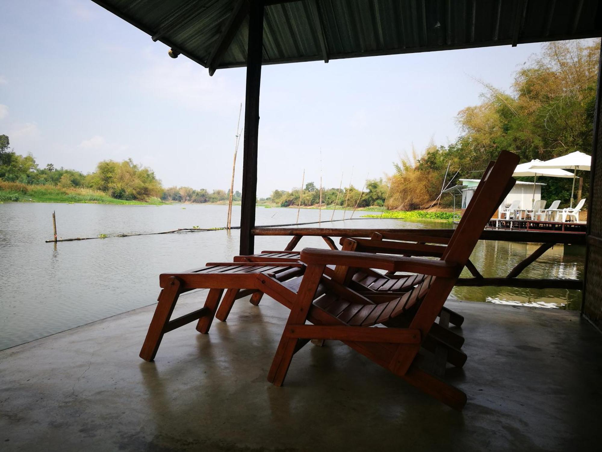 River Marina Resort Uthai Thani