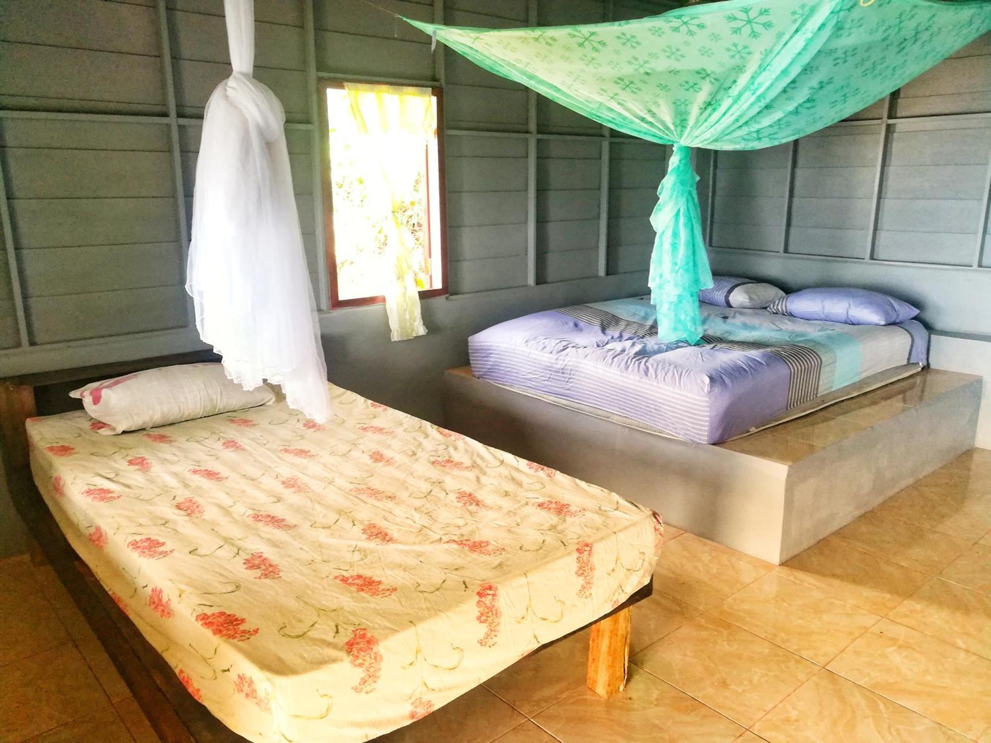 Lae Tawan Koh Chang Ranong