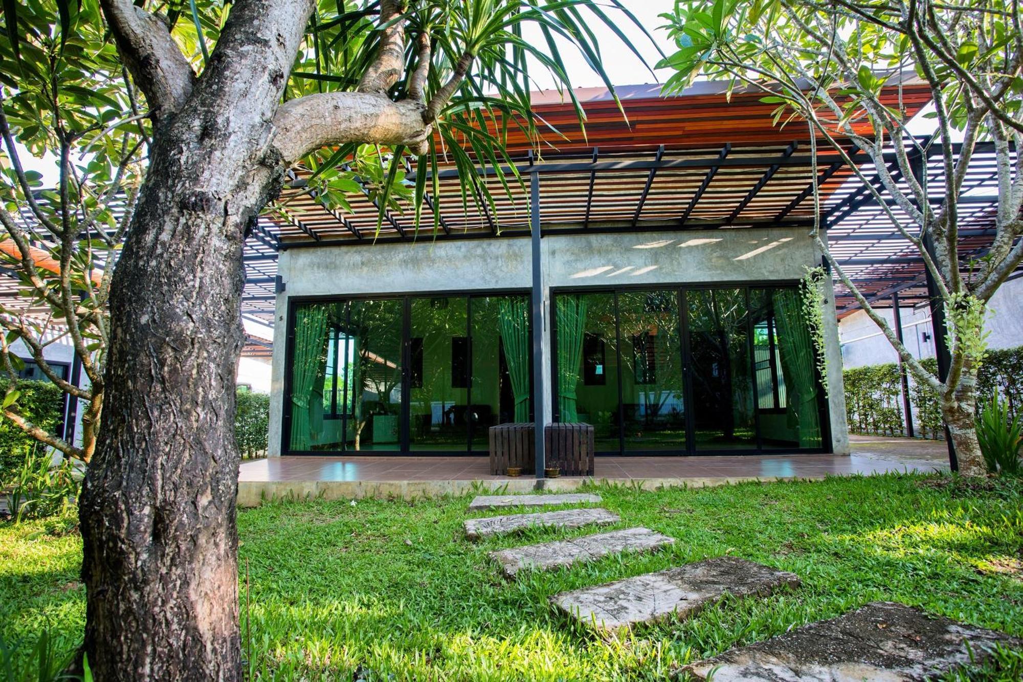 Baan Suan Leelawadee Resort