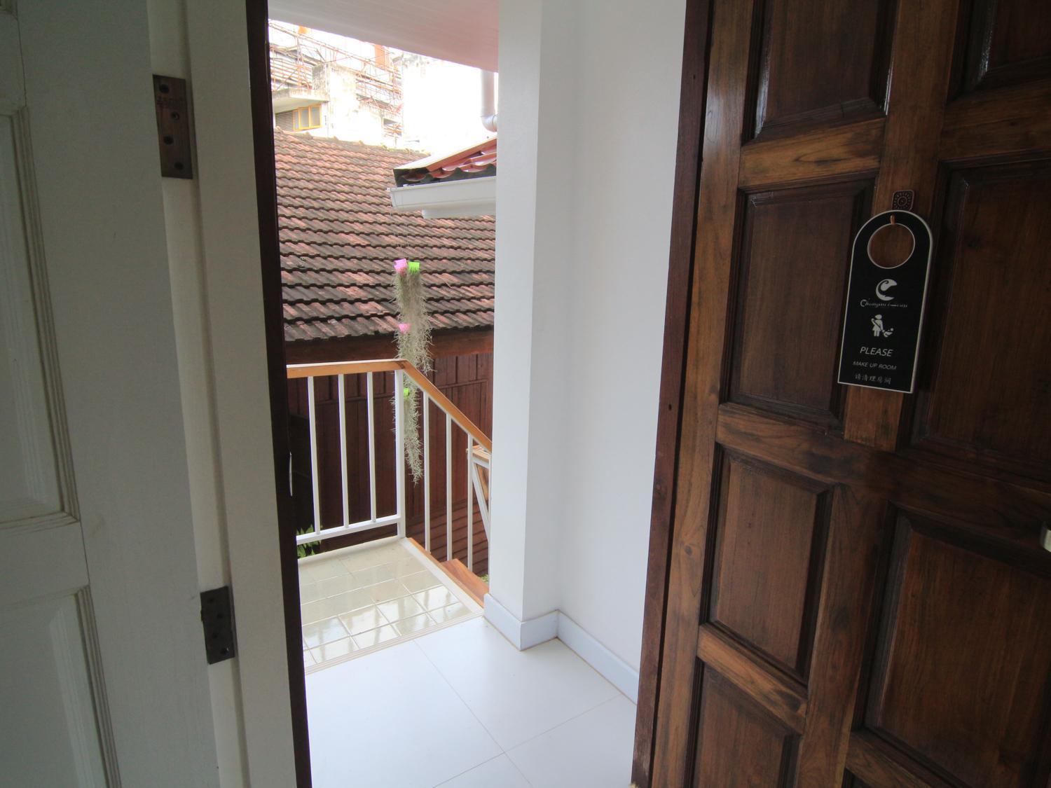 Changmoi House Bed & Breakfast