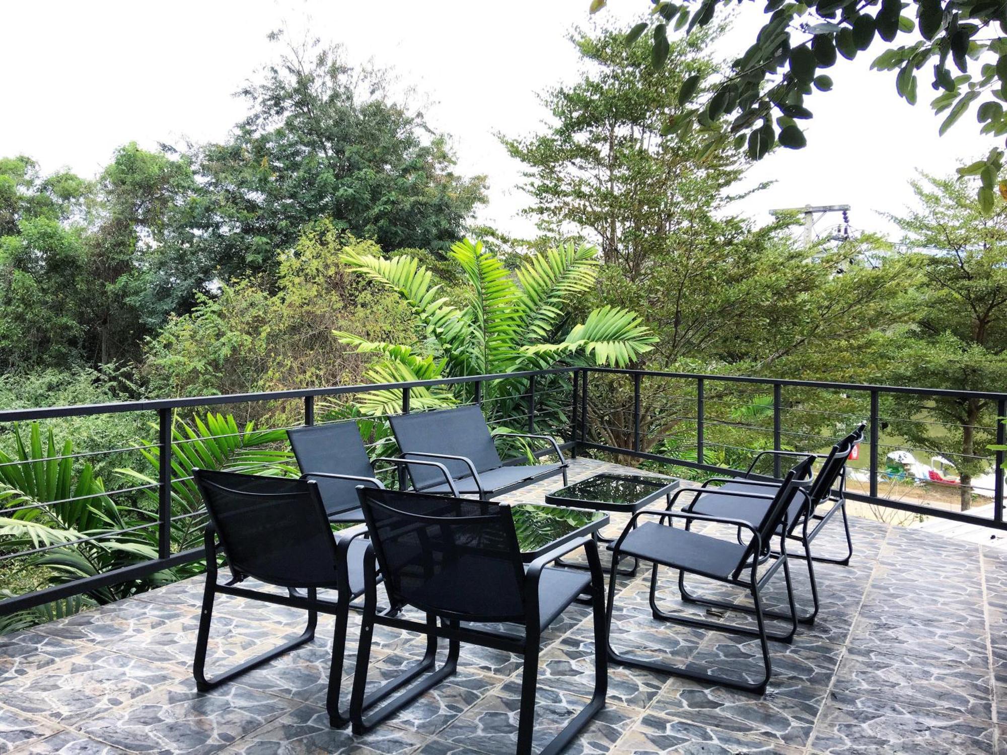 Resort Baan Suan Leelawadee Nan