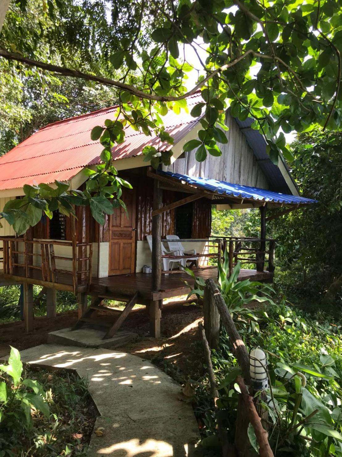 Jungle Hill 3*