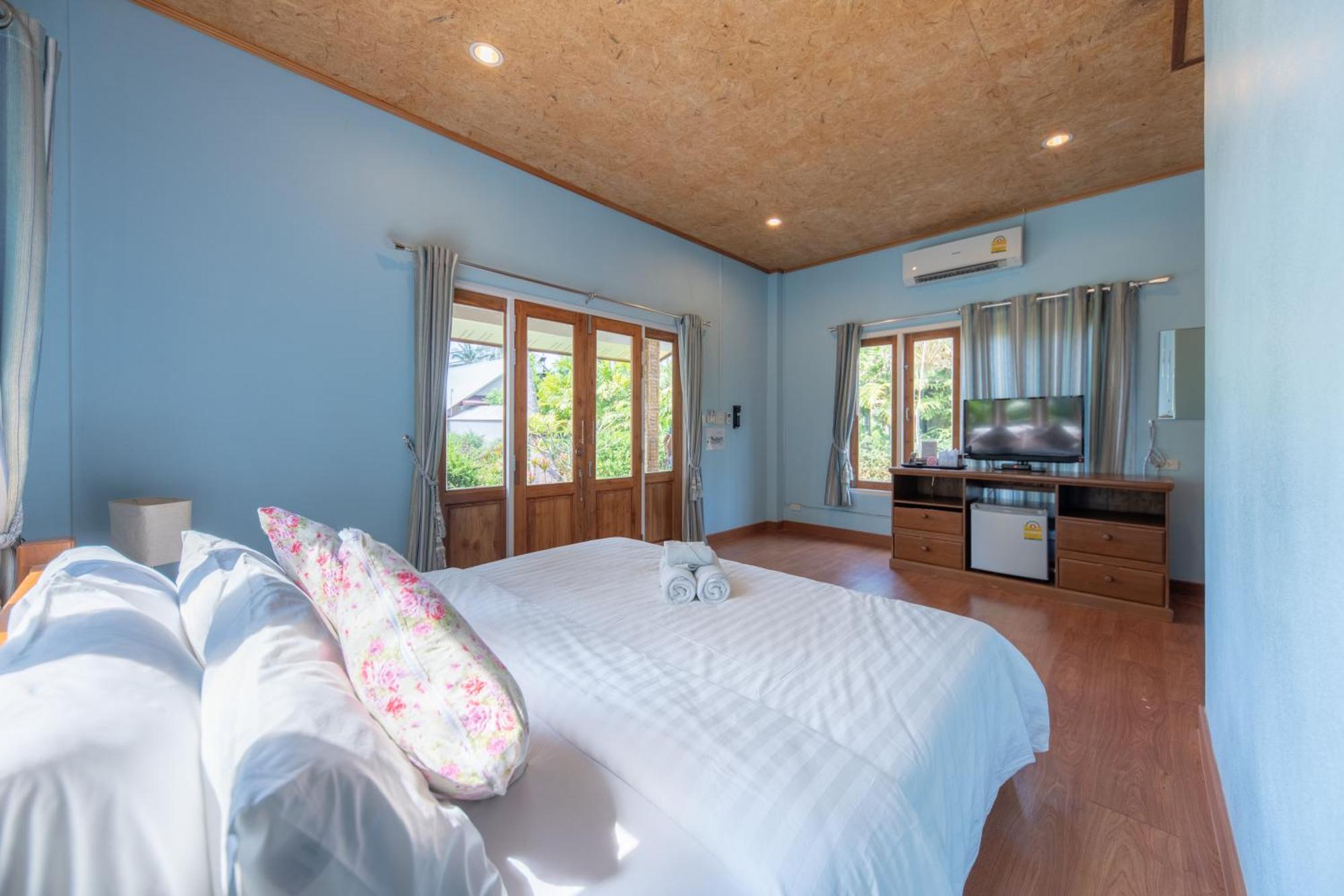 Seafar Resort