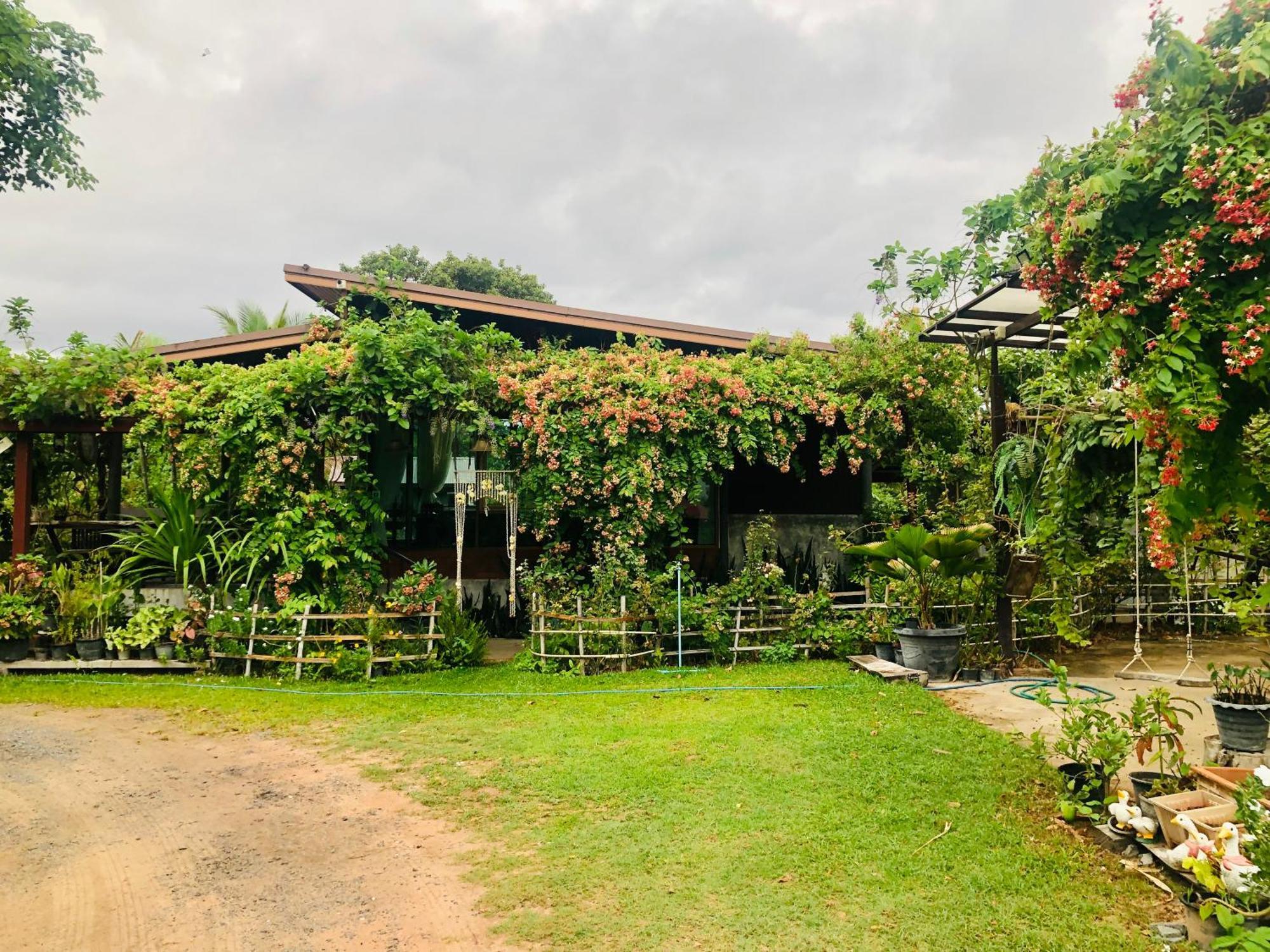Baan Thung Resort Prasat