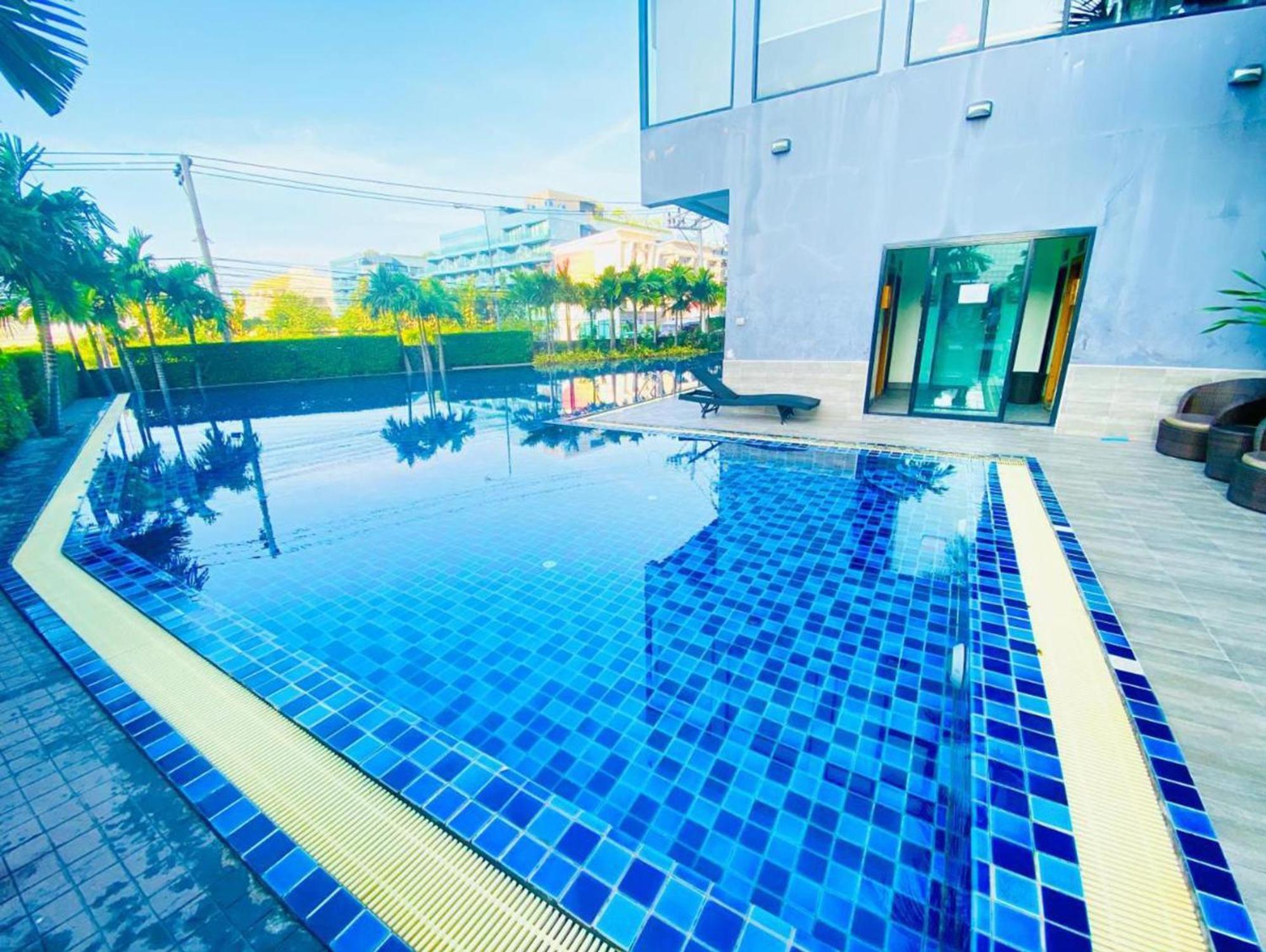 Dusit Grand View # Utrip * Praia de Jomtien