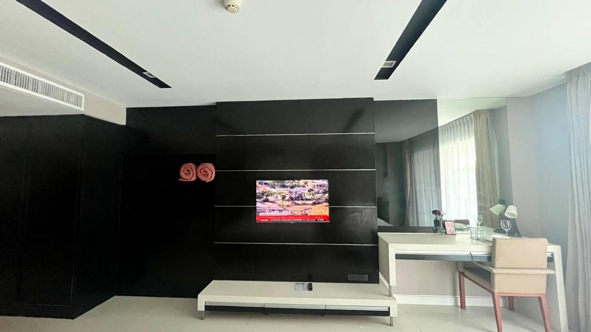 4605-5-star Seaview 30m To * Patong