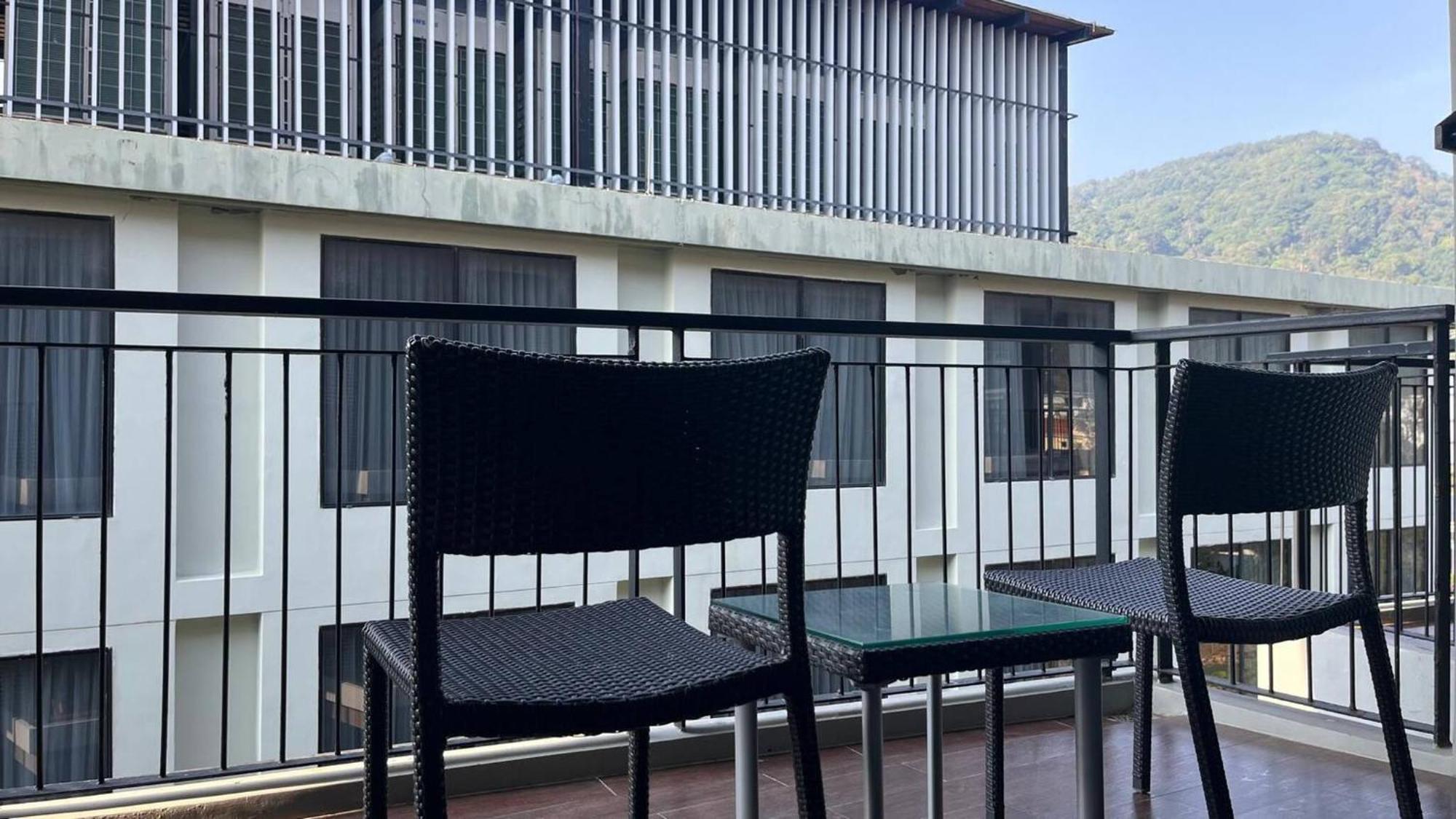 4605-5-star Seaview 30m To