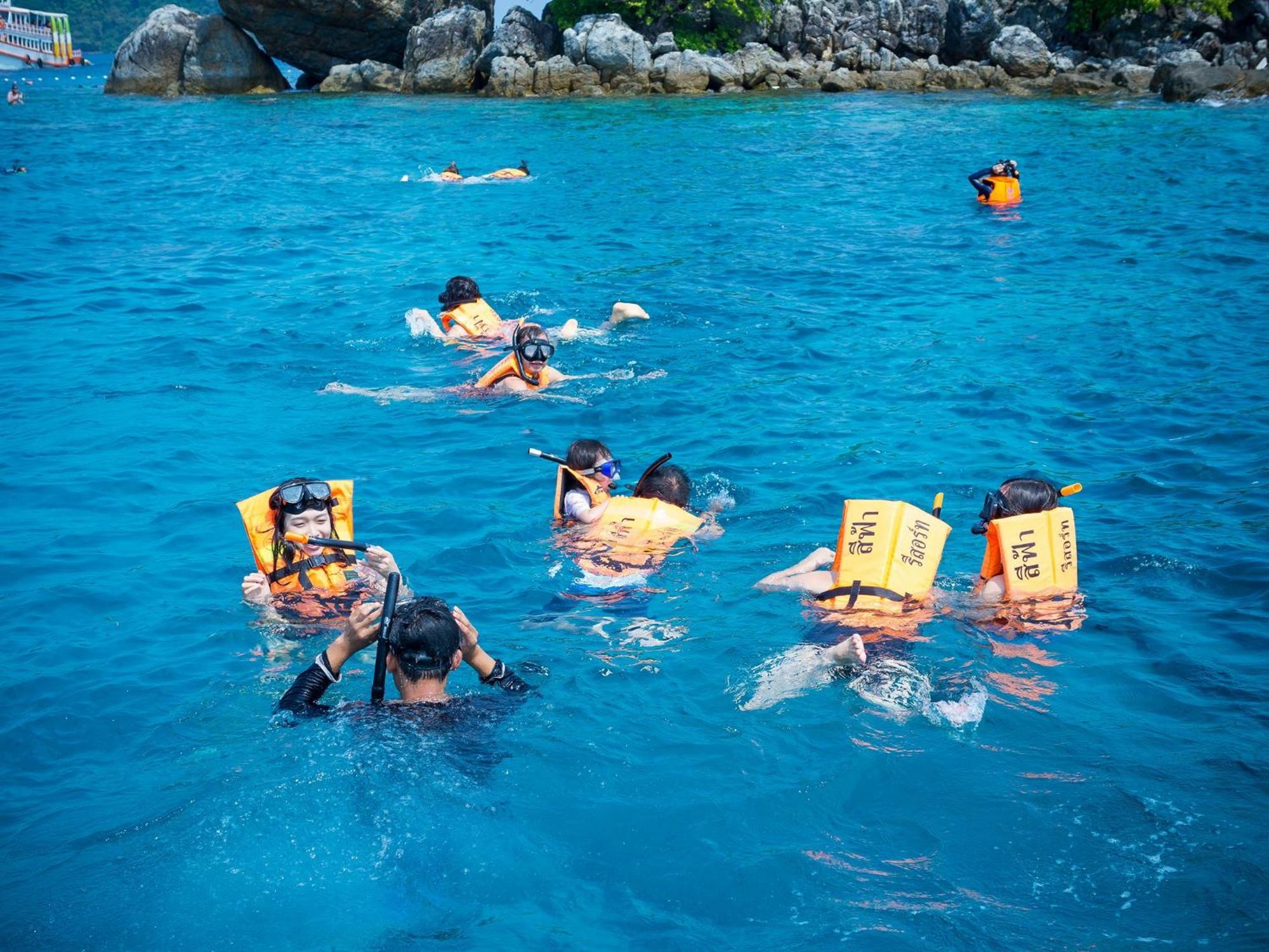 Seafar Resort