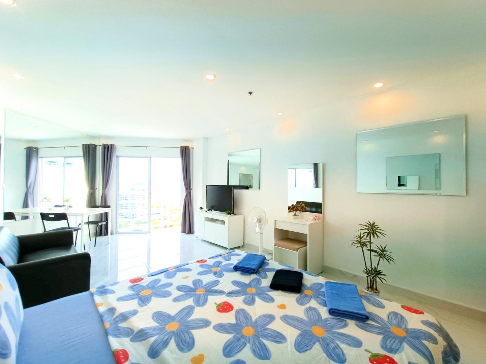 Sea View Beachfront Pattaya * Jomtien Beach