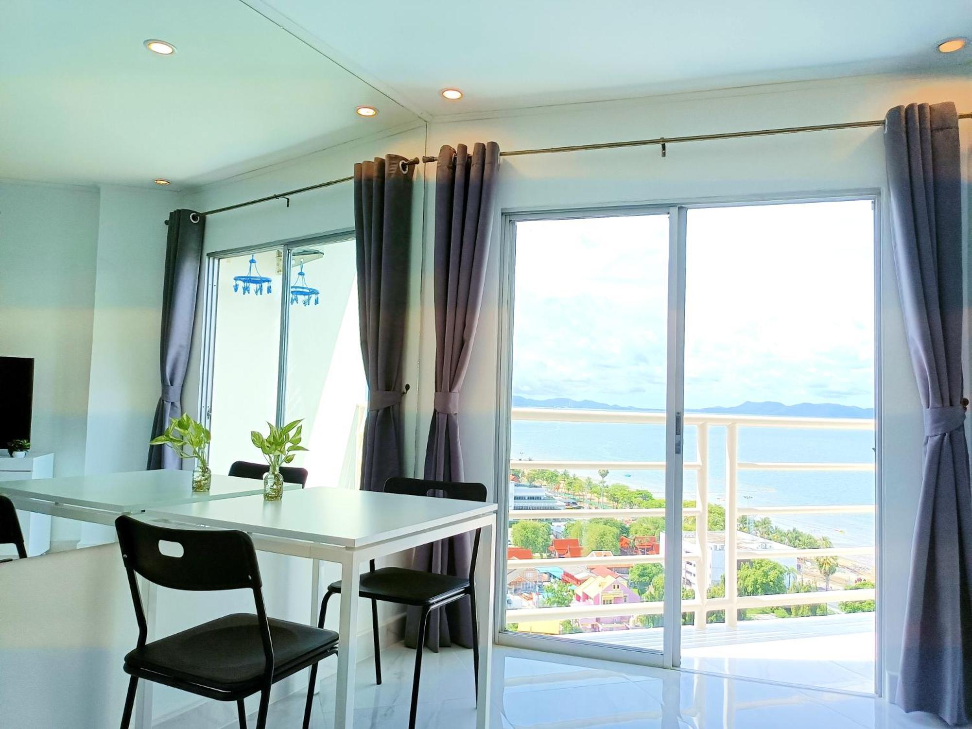 Apartment Sea View Beachfront Pattaya