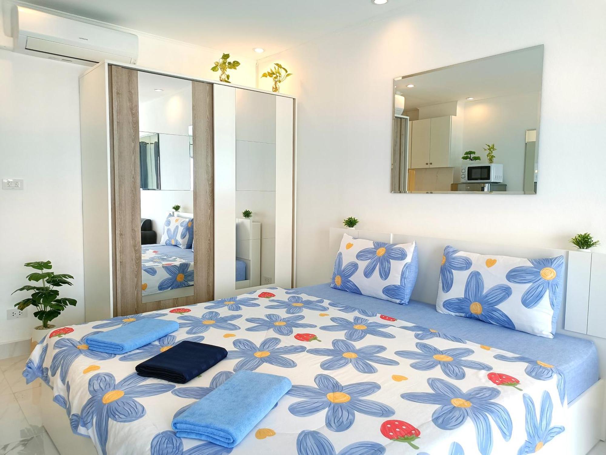 Sea View Beachfront Pattaya * Jomtien Beach