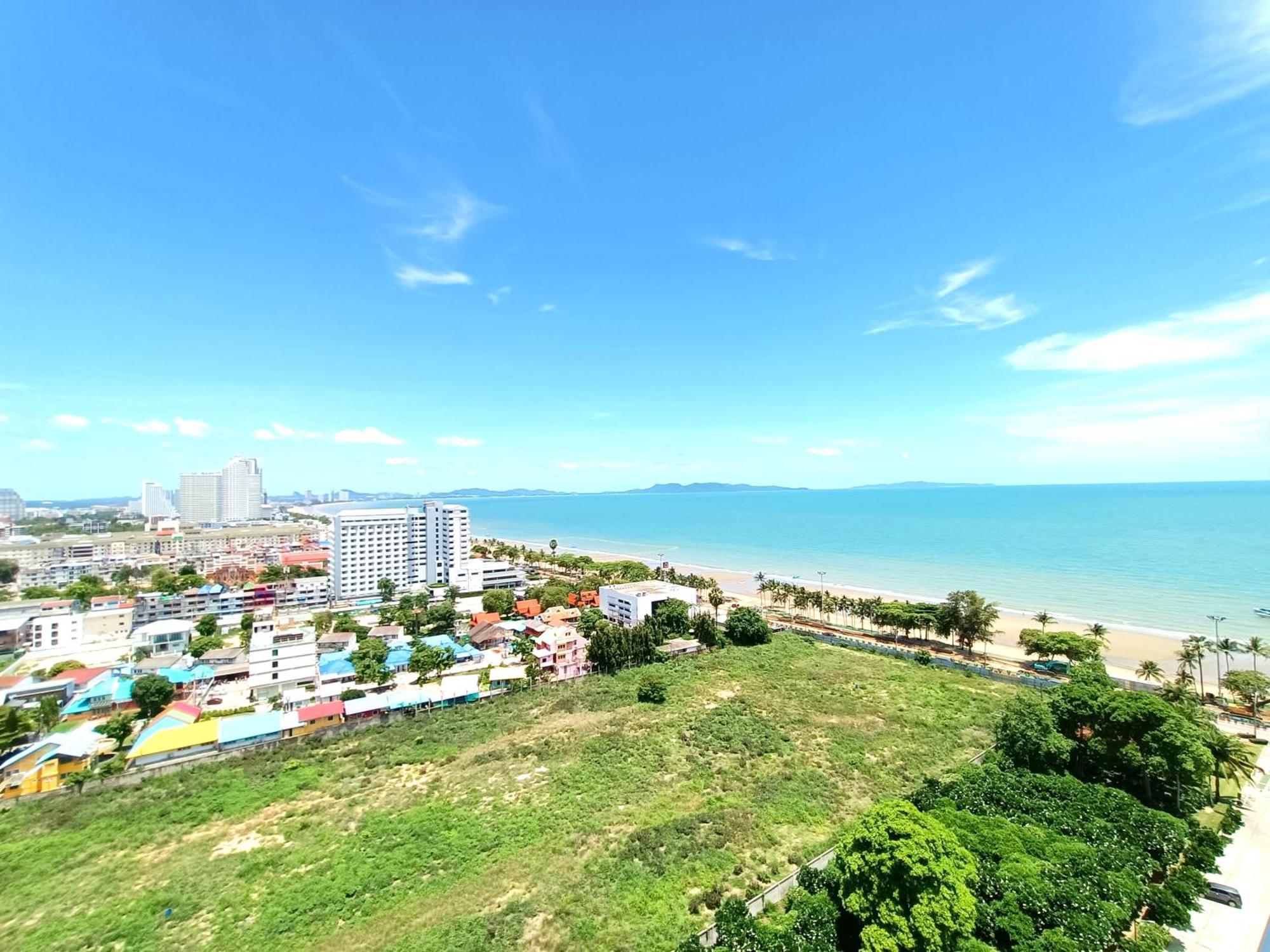 Sea View Beachfront Pattaya Apartment