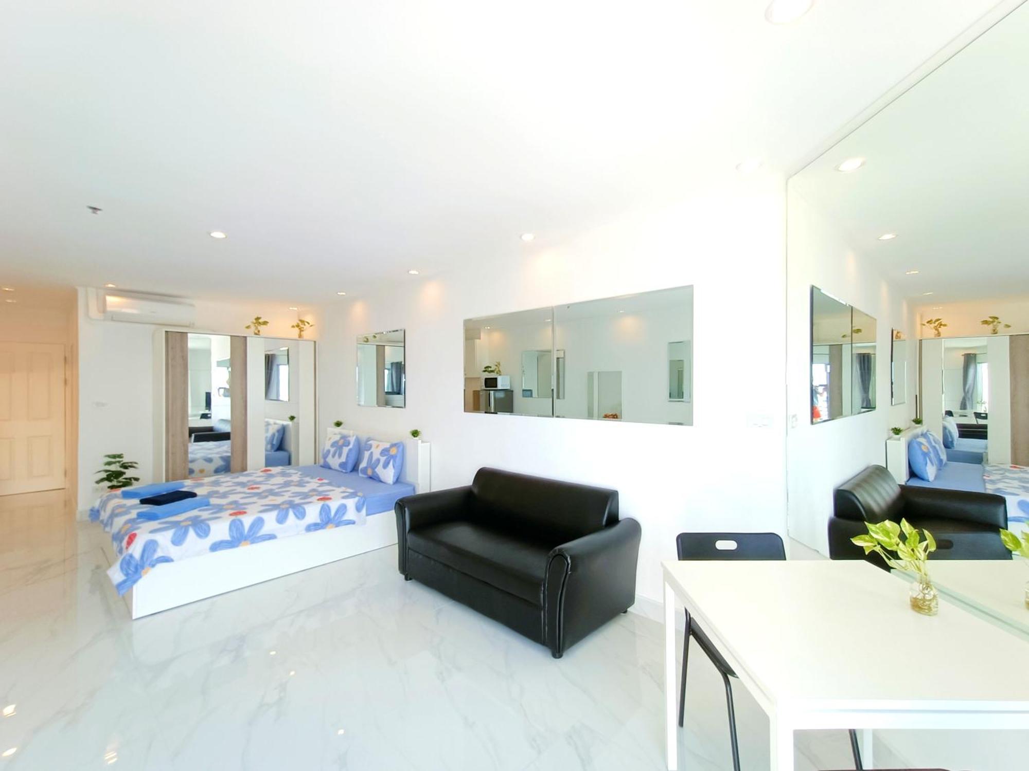 Apartment Sea View Beachfront Pattaya