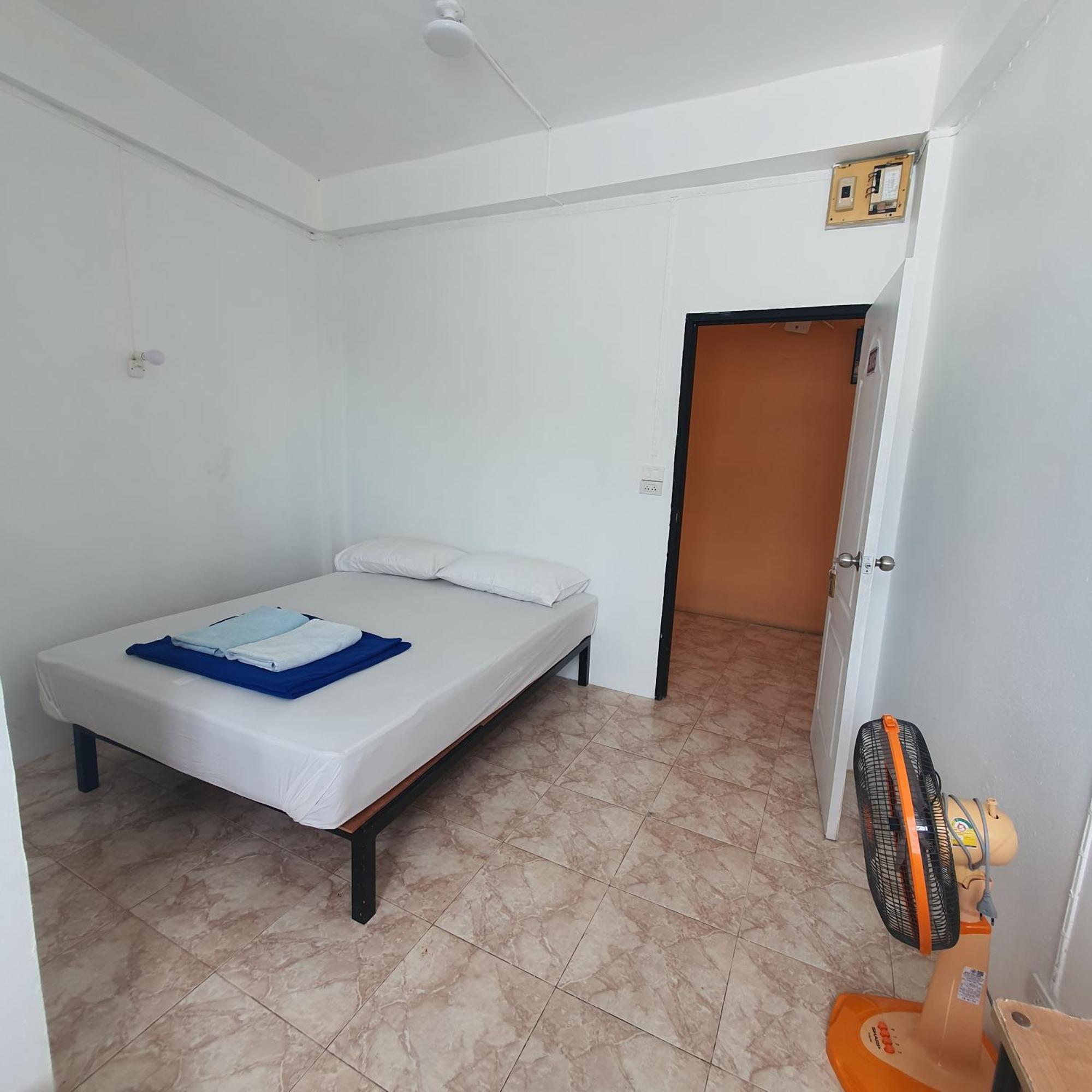 Hostel 8 Homestel *
