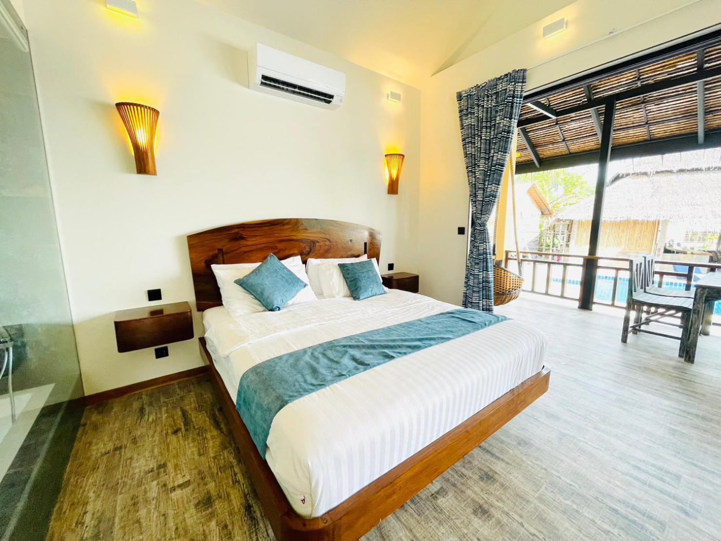 Absolute Beachfront Resort 4*