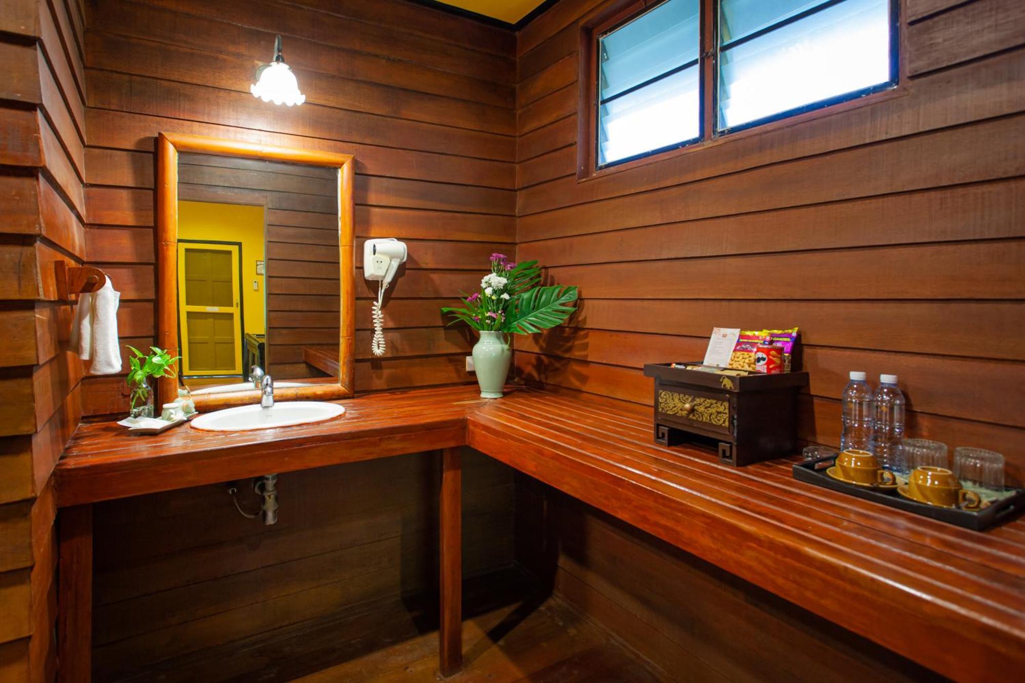 Baan Krating Phuket -sha Resort