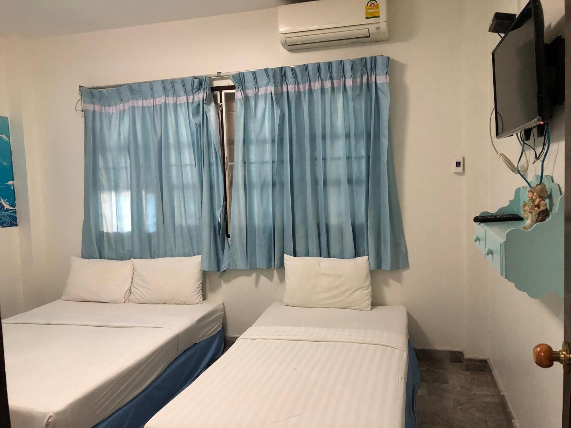 Hotel ฟ้าทะลายโจรรีสอร์ท 2*