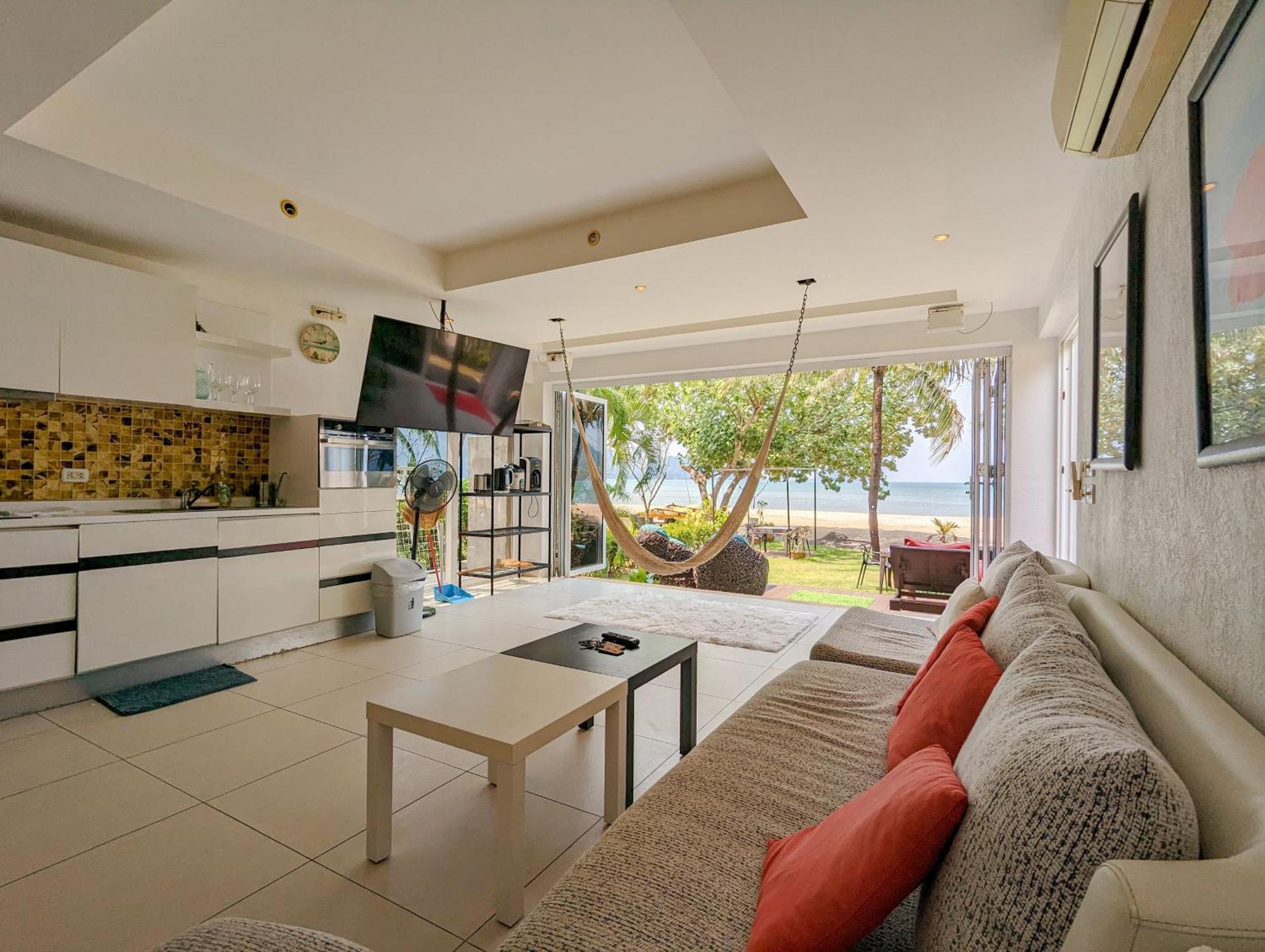 Villa Beachfront Magic 6a *