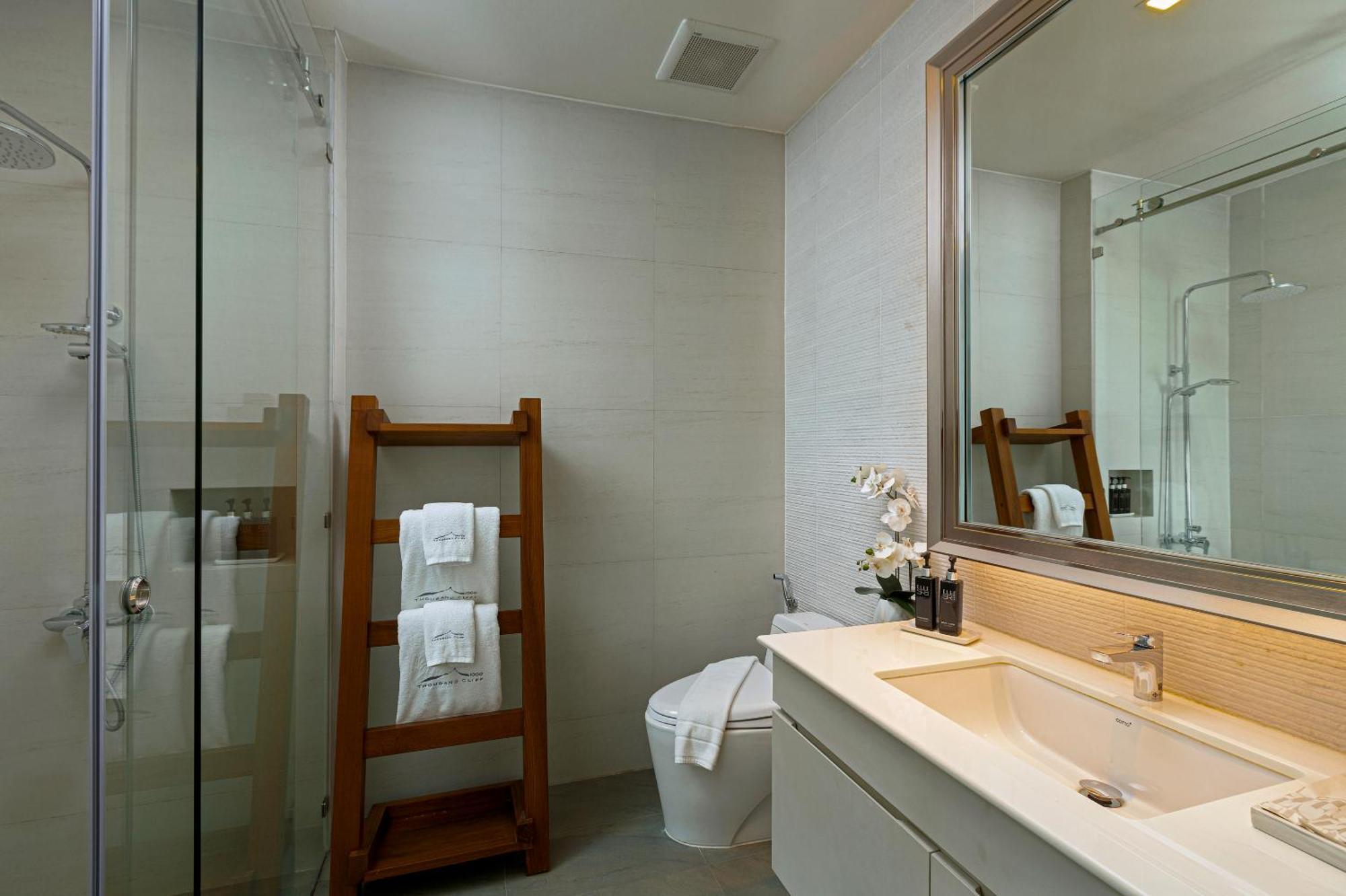 W Luxury Villa *