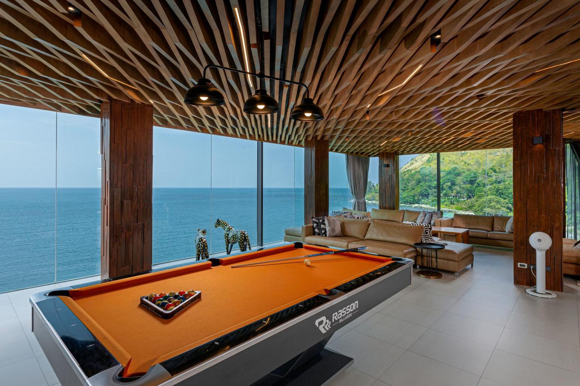 W Luxury Villa